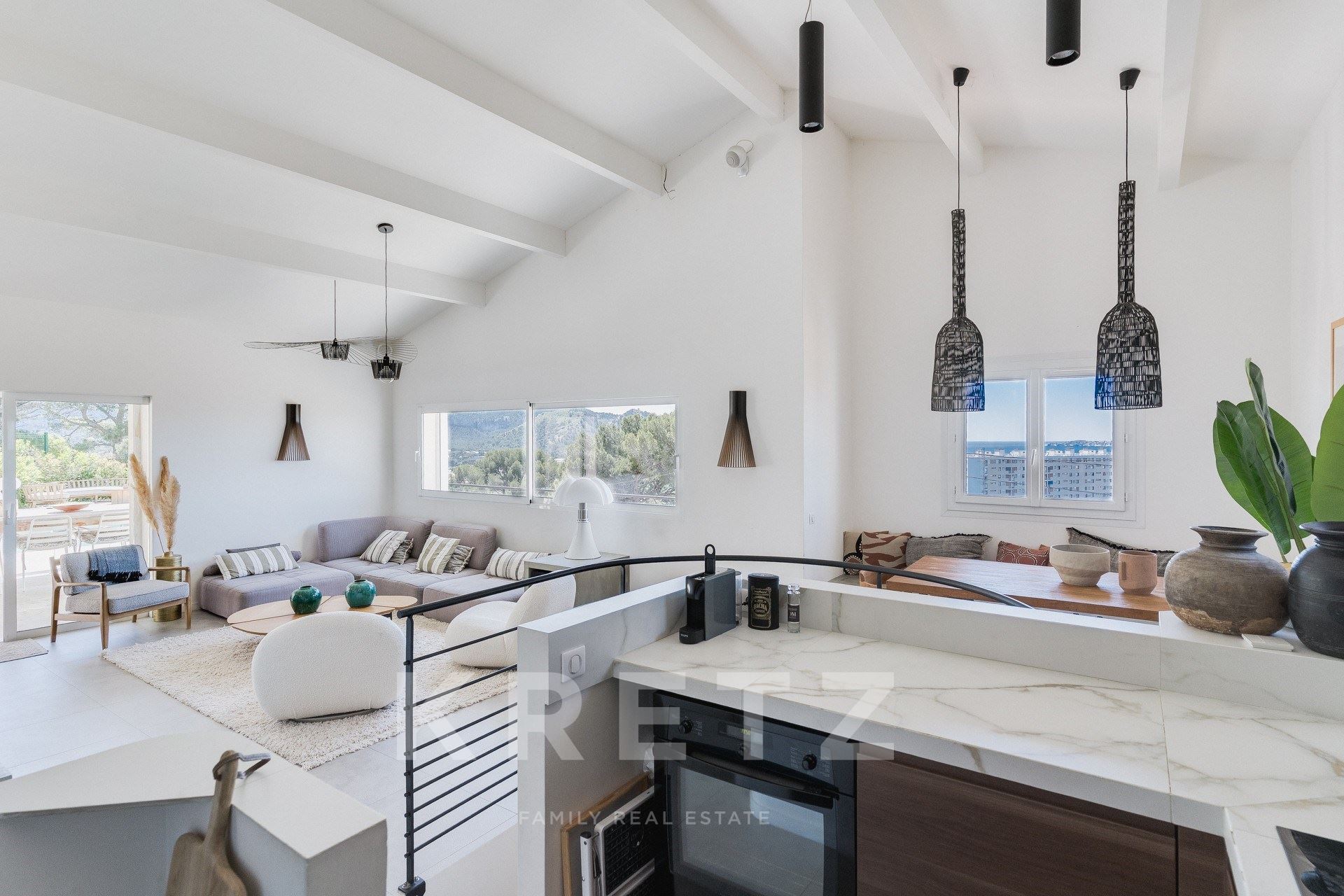 Contemporary house with stunning panoramic view