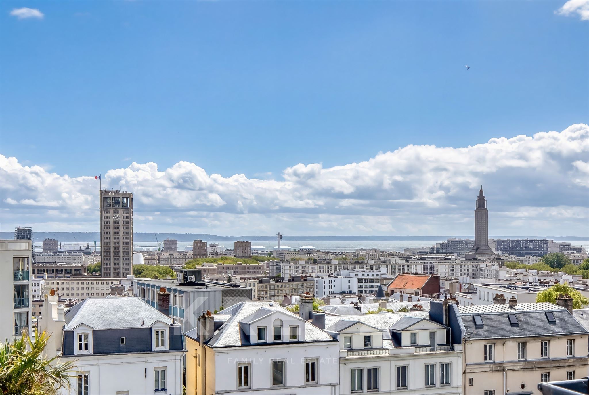 Exceptional Renovated Residence with Heated Pool and Sea Views – Le Havre