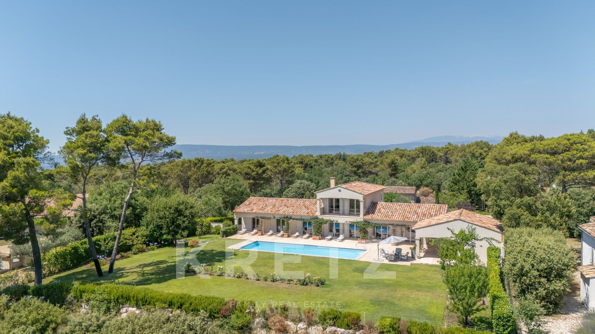 Villa contemporaine avec vue panoramique sur le Luberon