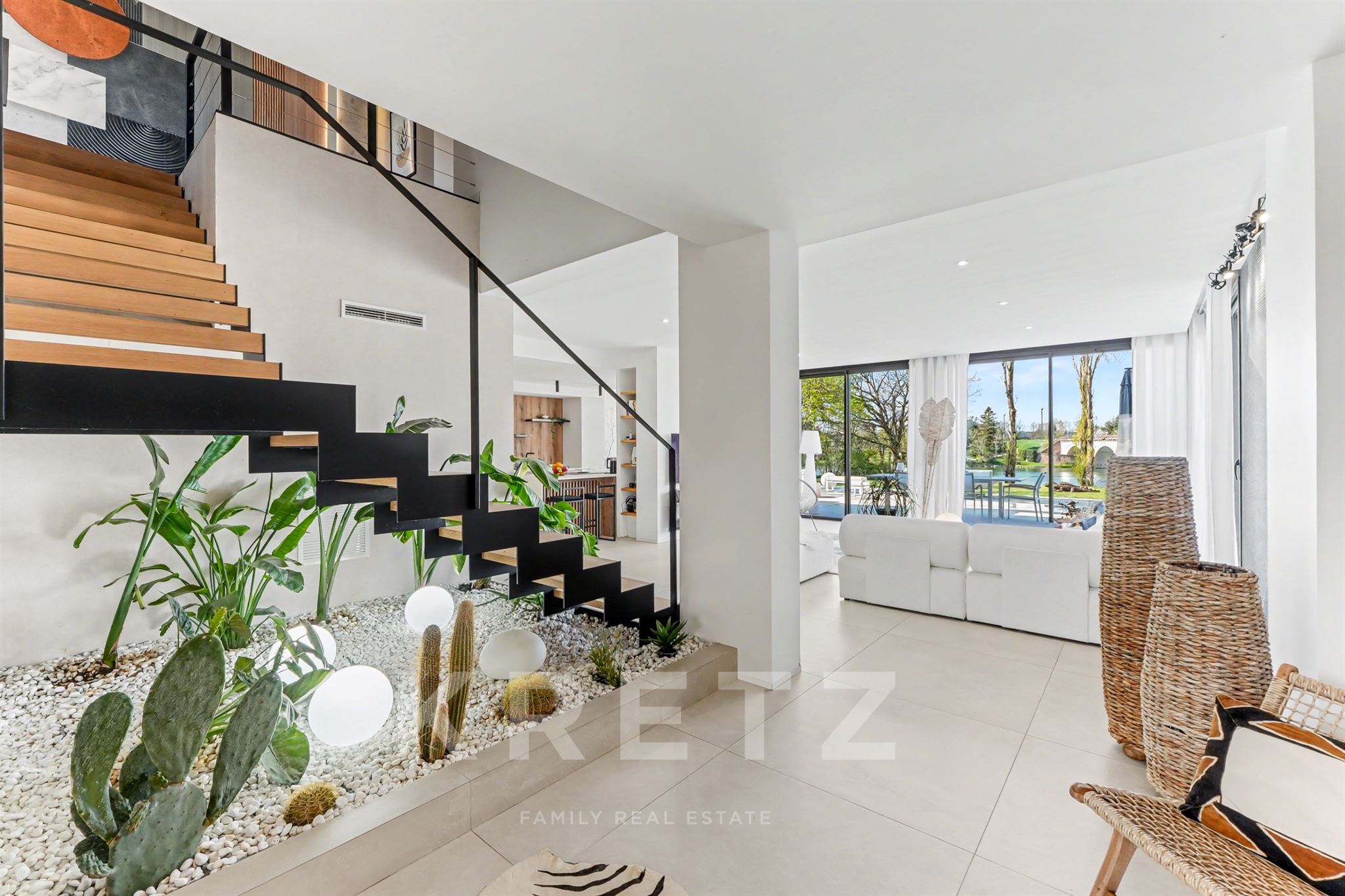 Villa contemporaine T7 première ligne du Tarn, avec piscine, ponton privé, garage