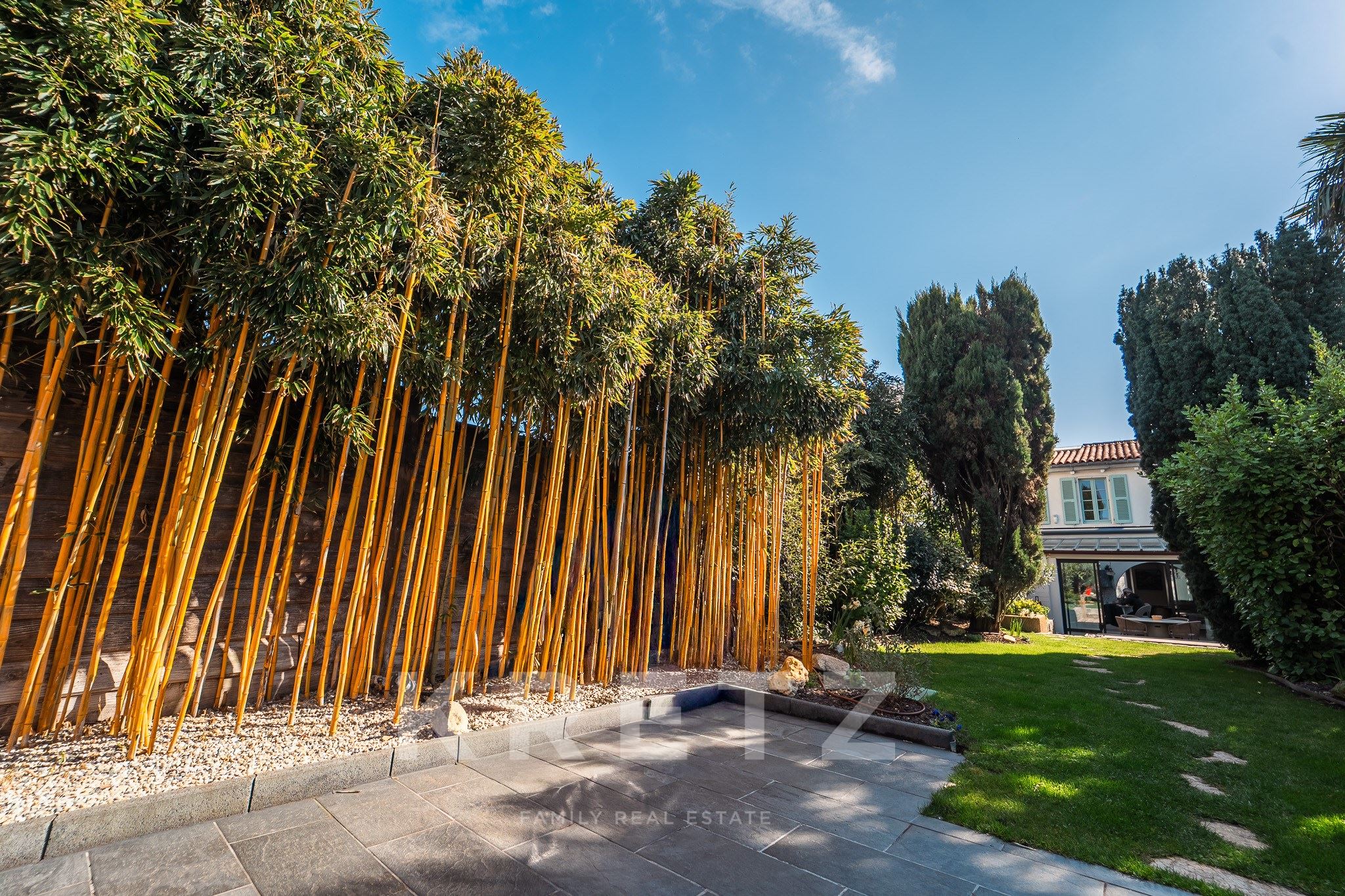 Adresse d’exception face au Mail – Maison élégante avec jardin et vue mer
