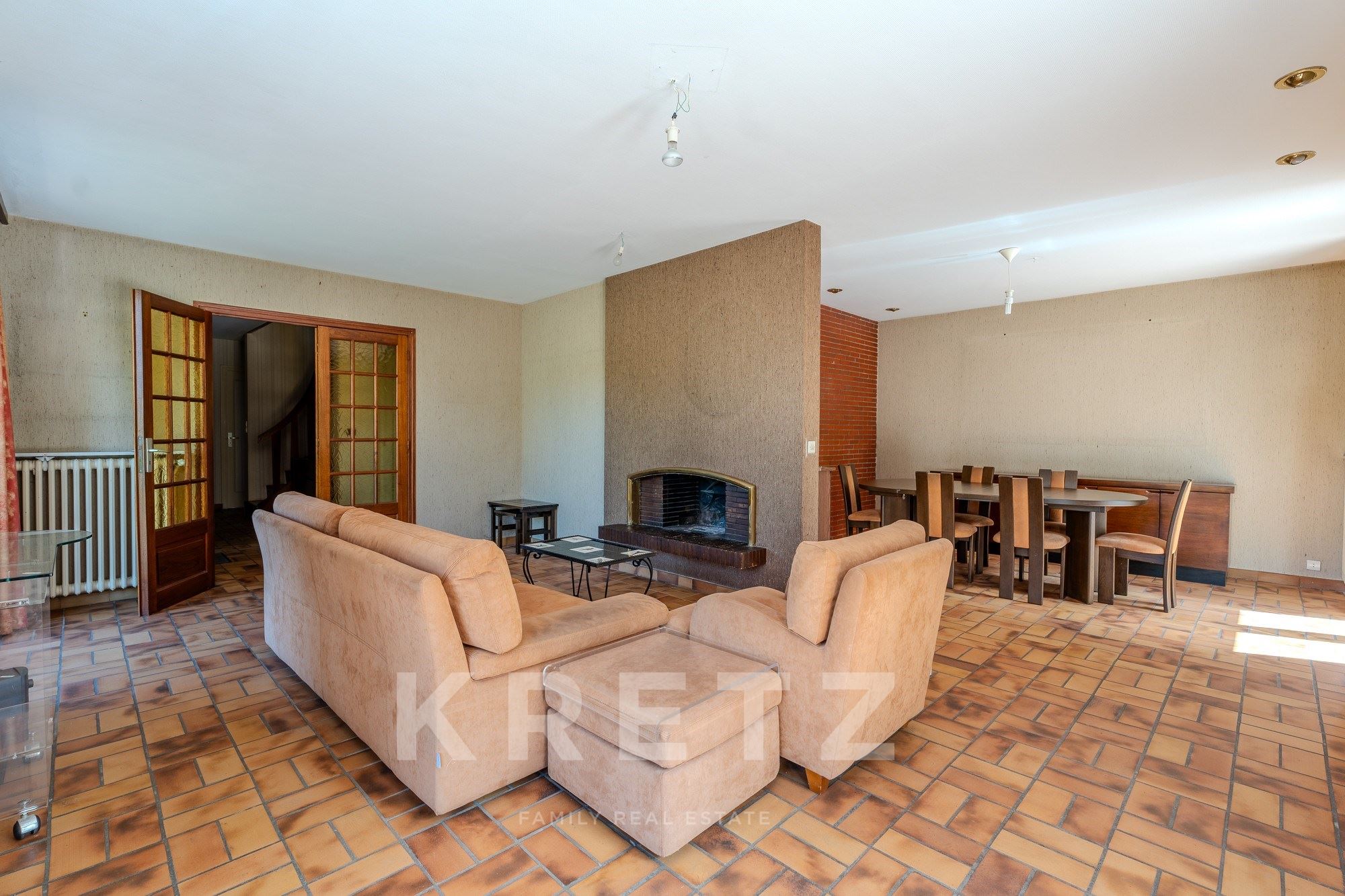 Contemporary Home with Landscaped Garden and Convertible Attic – Prévessin-Moëns, 10 Minutes from Ge