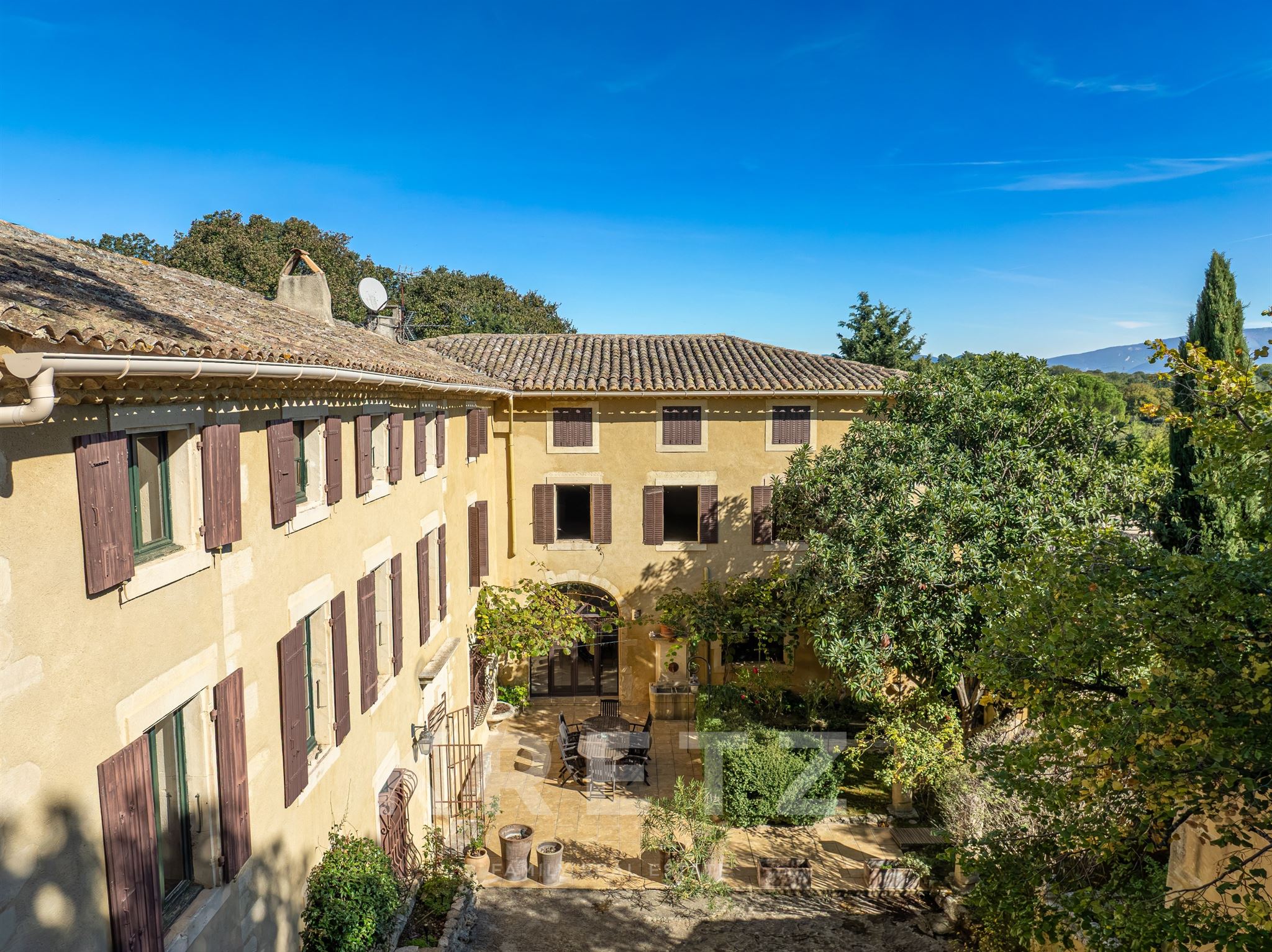 EXCLUSIVITÉ KRETZ - Propriété d'exception à vendre dans la Drôme Provençale