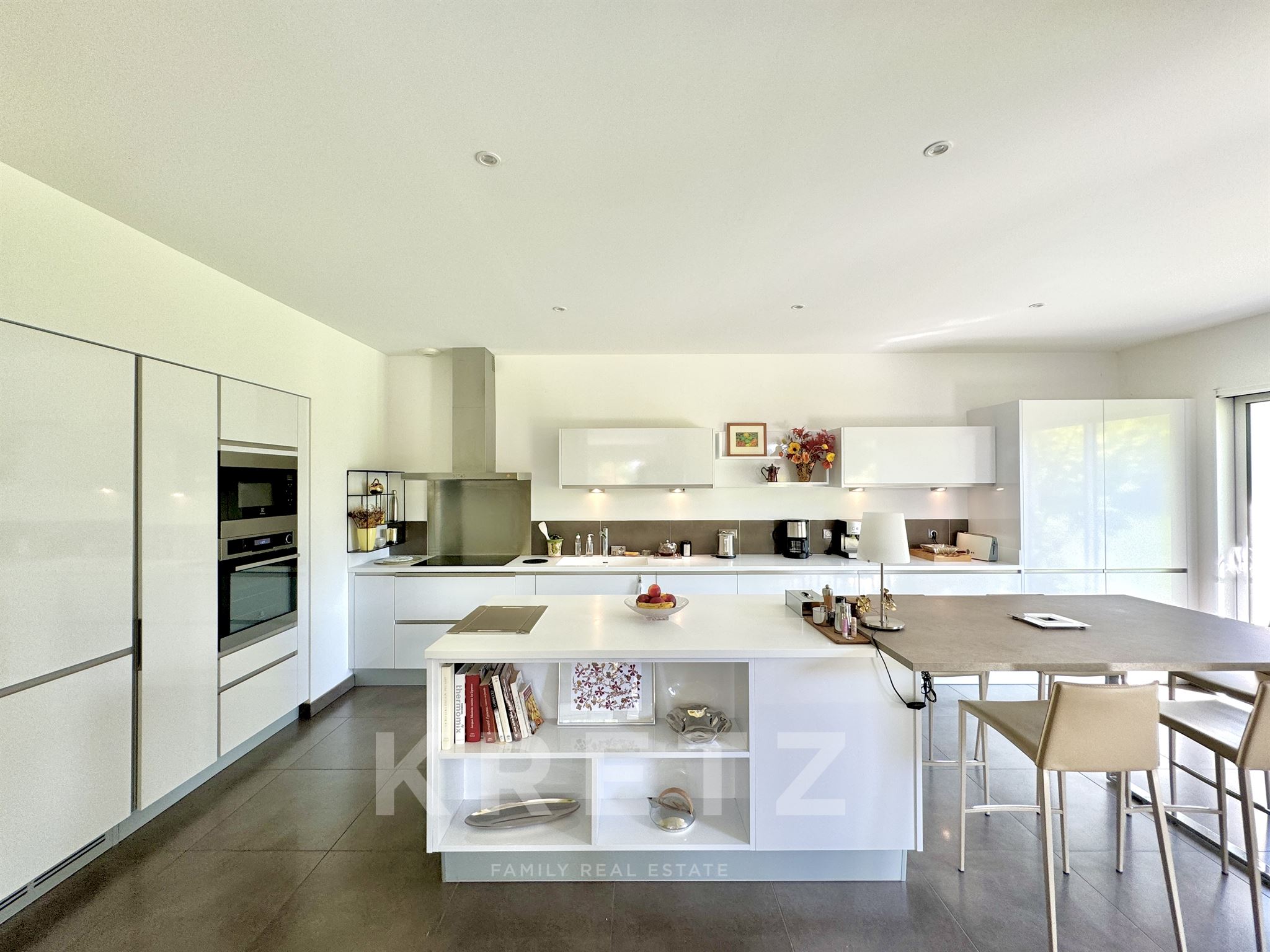 Quiet architect-designed house