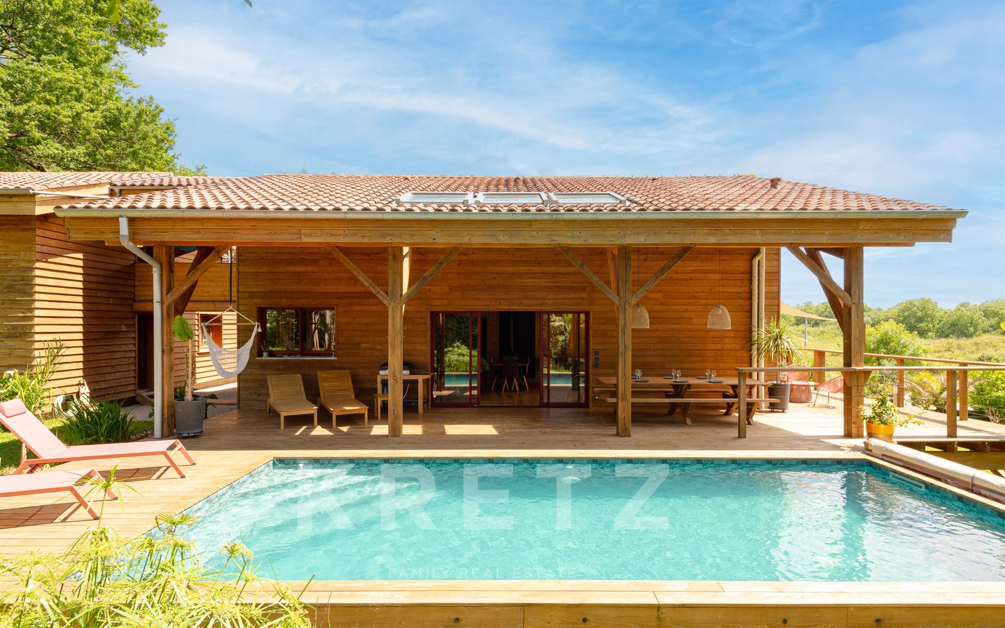 Villa contemporaine en bois – Élégance naturelle, calme et vue montagnes – 15 minutes de Bayonne