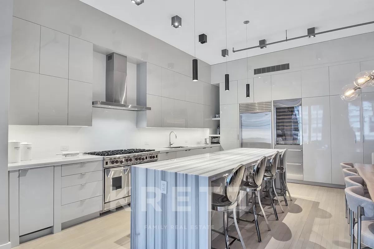 Stunning, Designer Soho Loft
