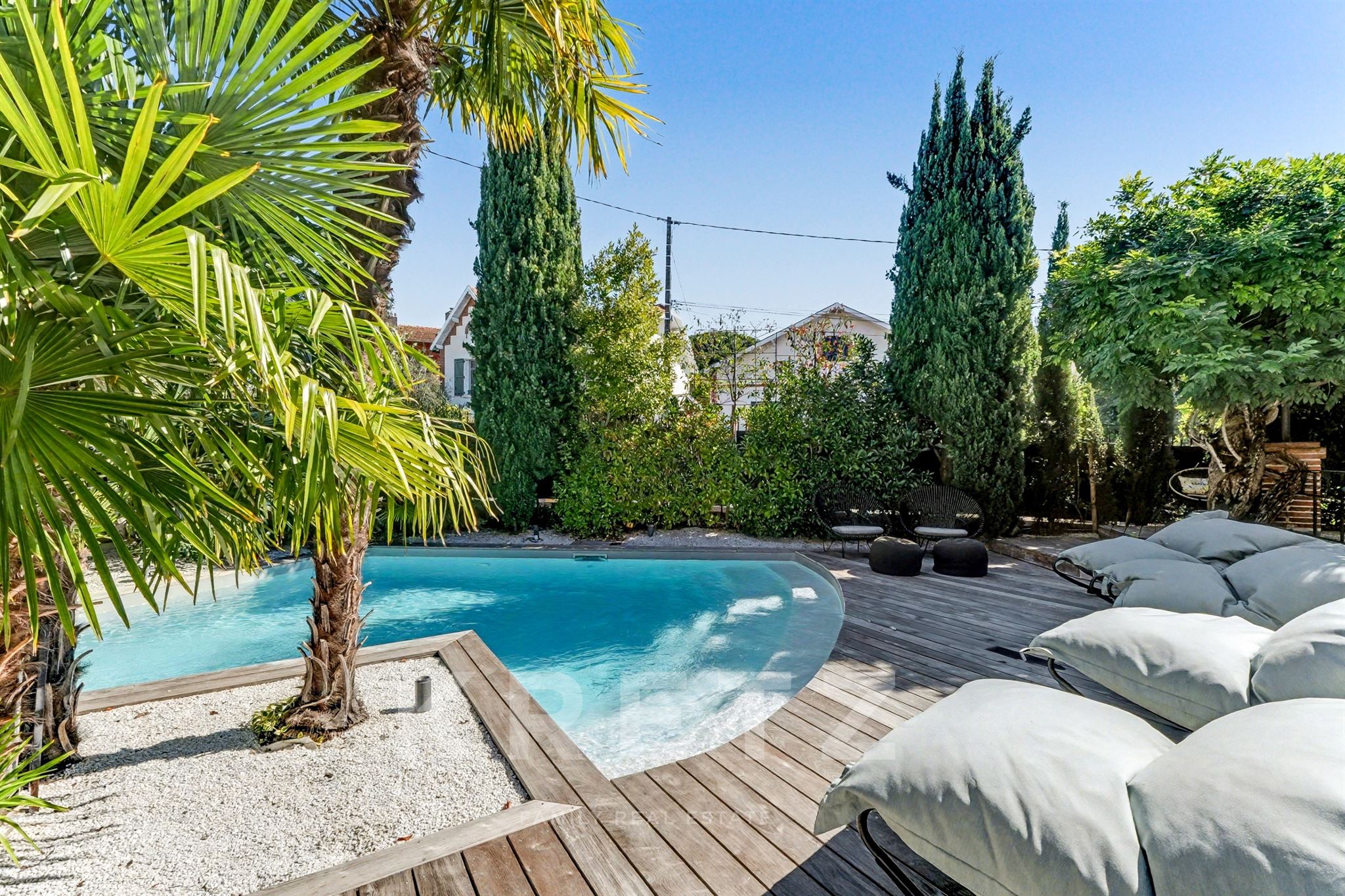 COTE PAVEE - Adresse d’exception