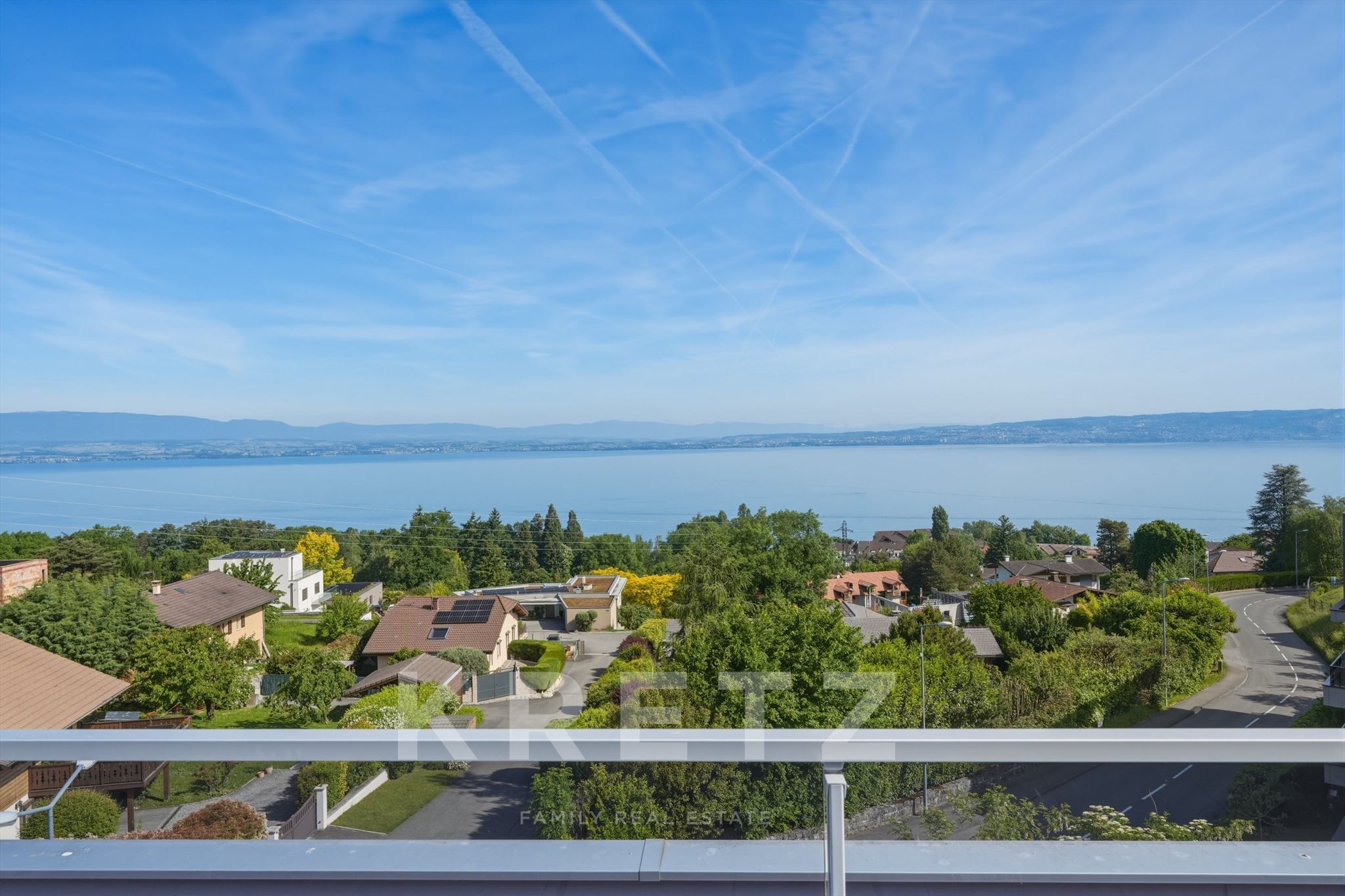 EXCLUSIVE LISTING – ÉVIAN-LES-BAINS – LUXURY PENTHOUSE – 180° PANORAMIC VIEW OF LAKE GENEVA AND THE 