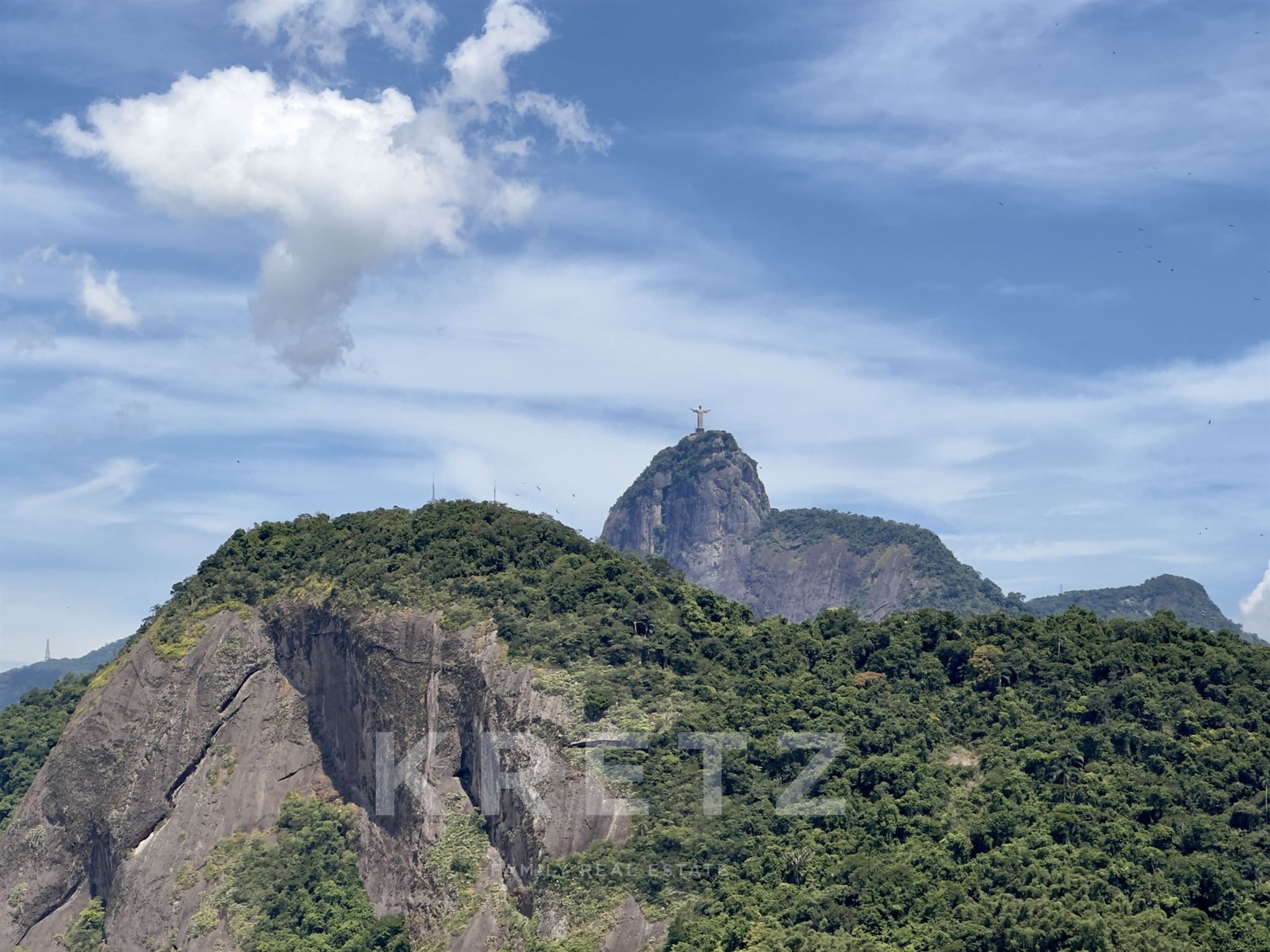 Stunning Triplex Penthouse with Pool for Sale in Leme, Rio de Janeiro