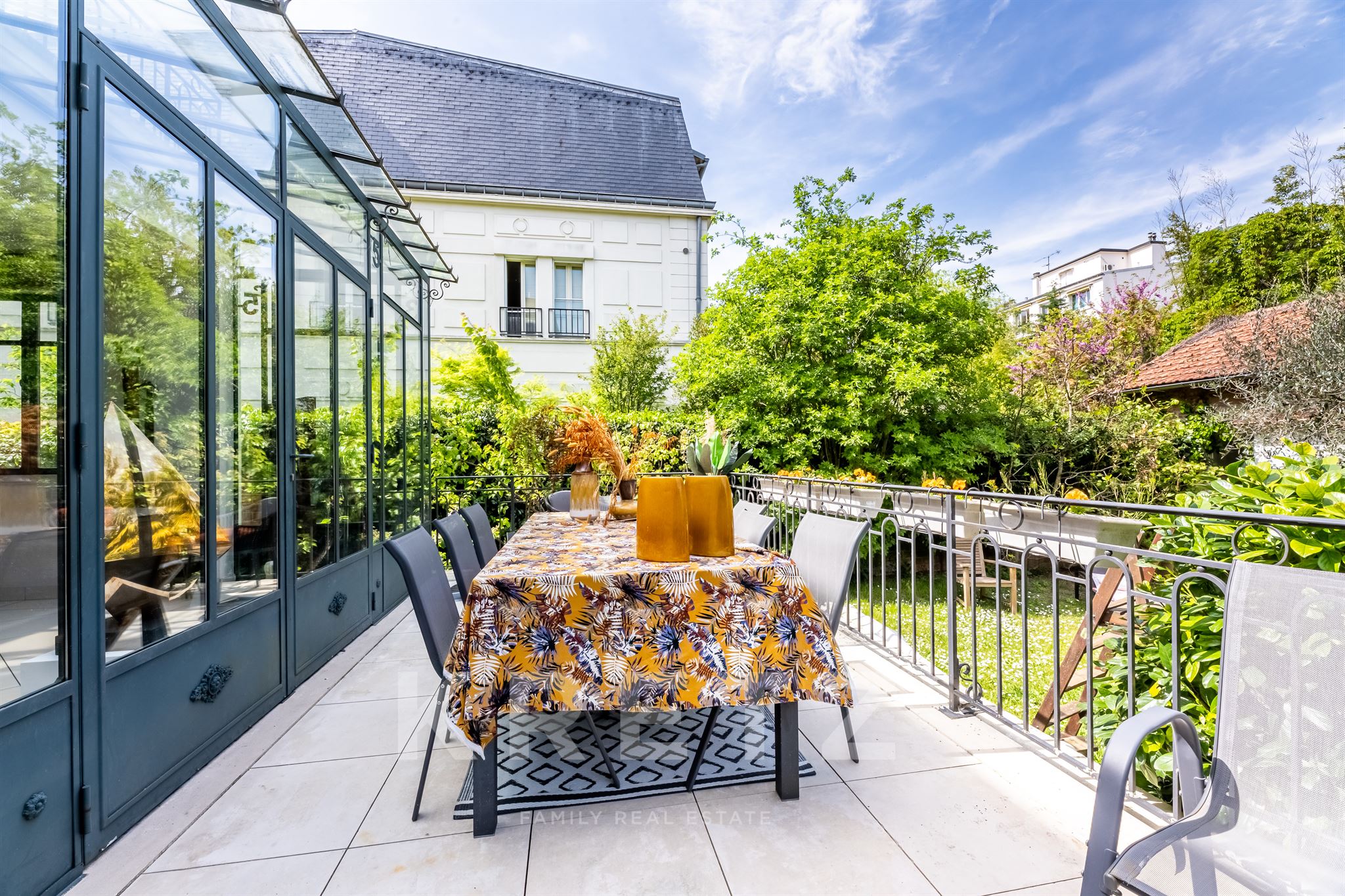 Family house of character ideally located