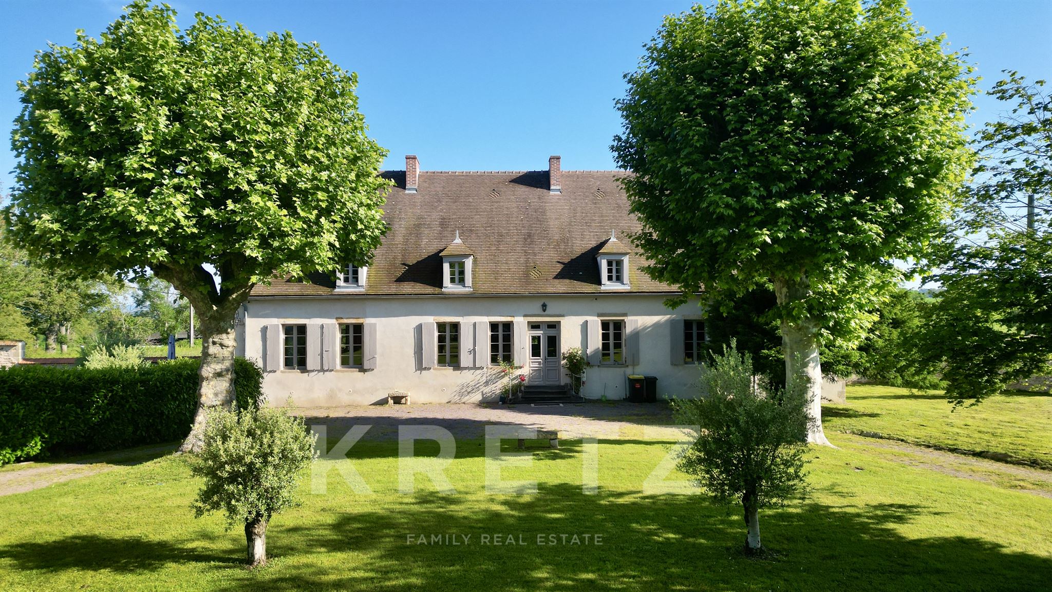 Renovated country house with swimming pool
