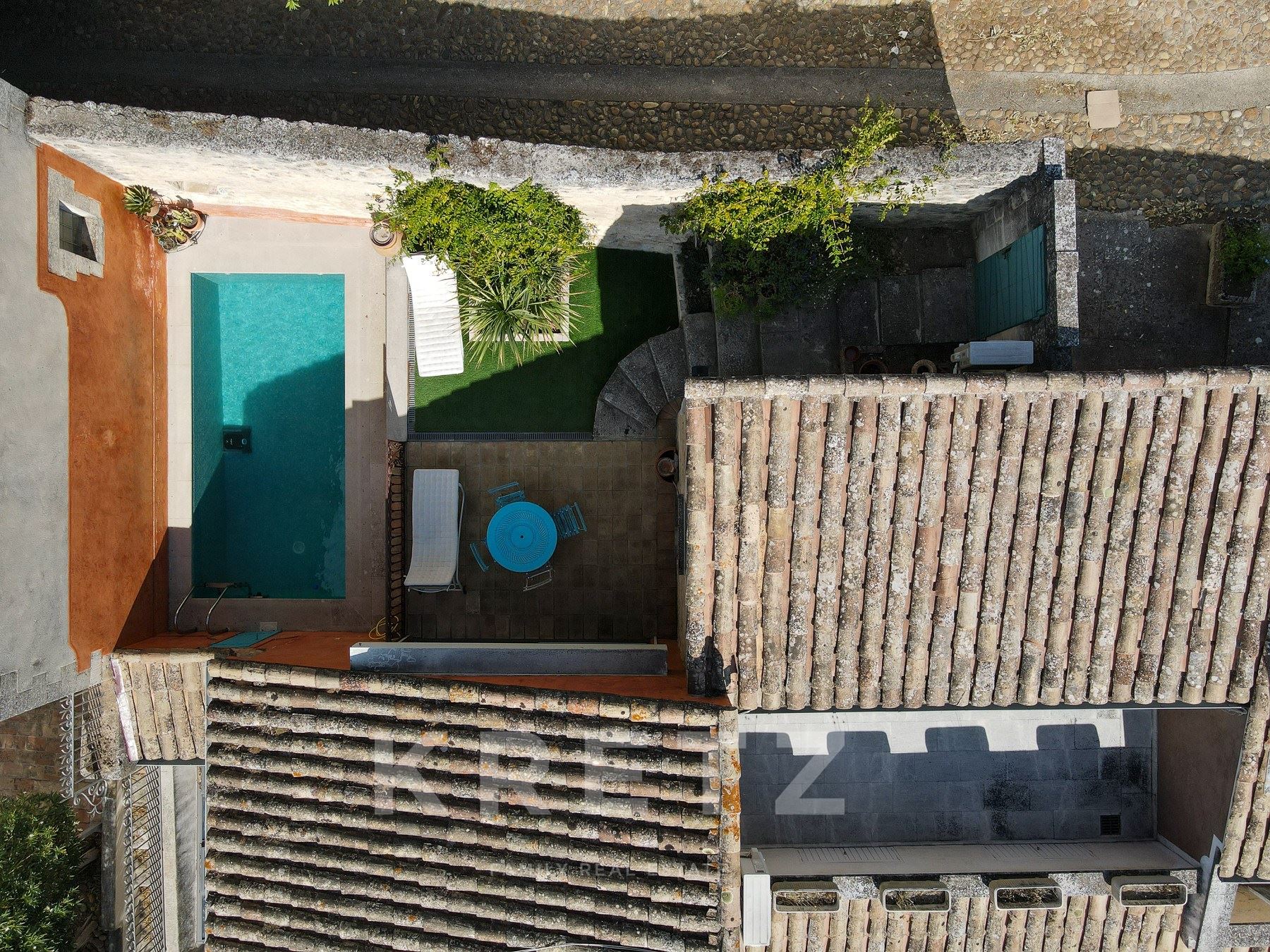 LES ANGLES OLD VILLAGE – CHARACTERFUL 18TH-CENTURY RESIDENCE WITH SWIMMING POOL AND GARAGE