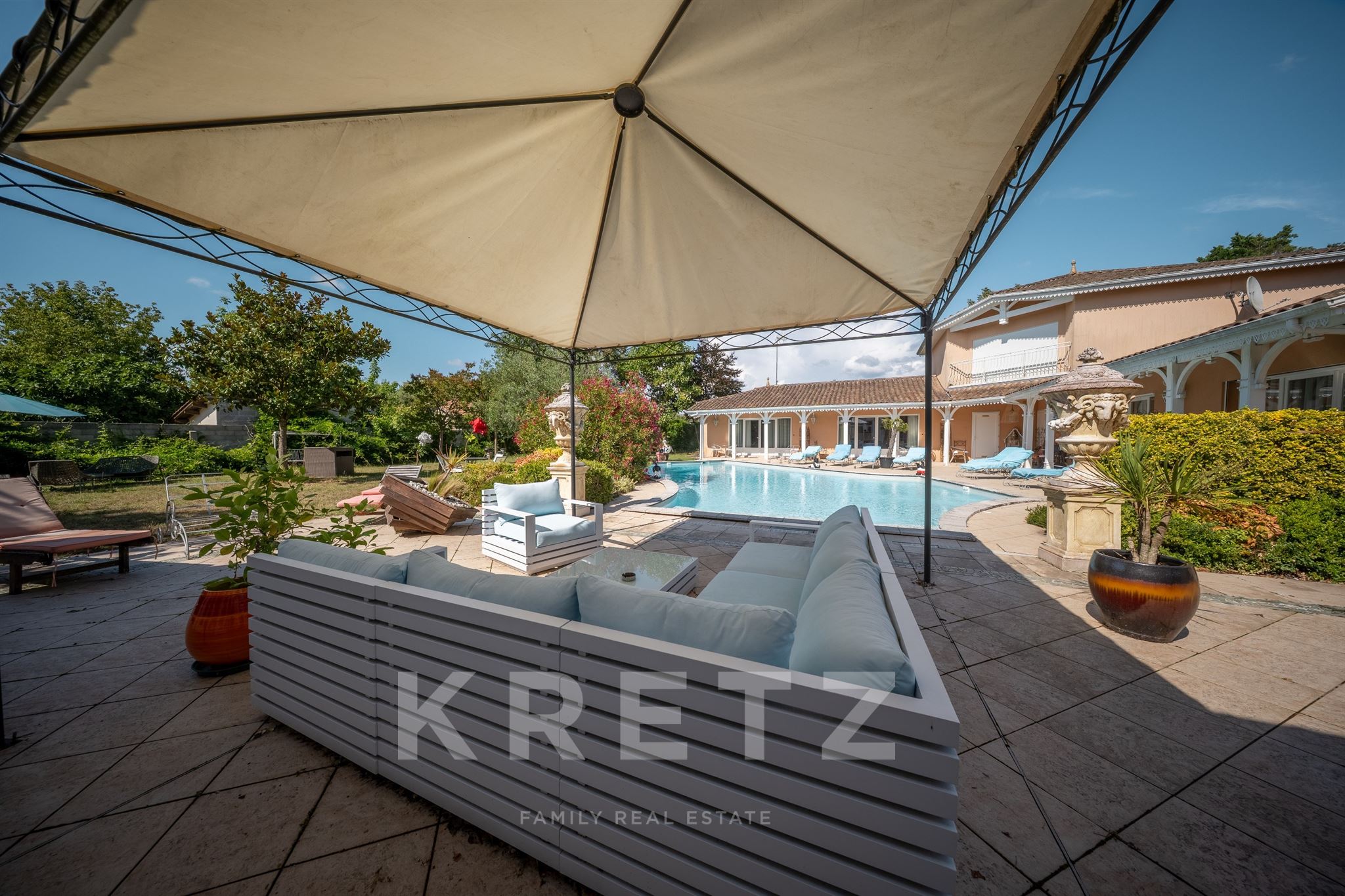 Arcachon Bay – Property with Guesthouses and Pool