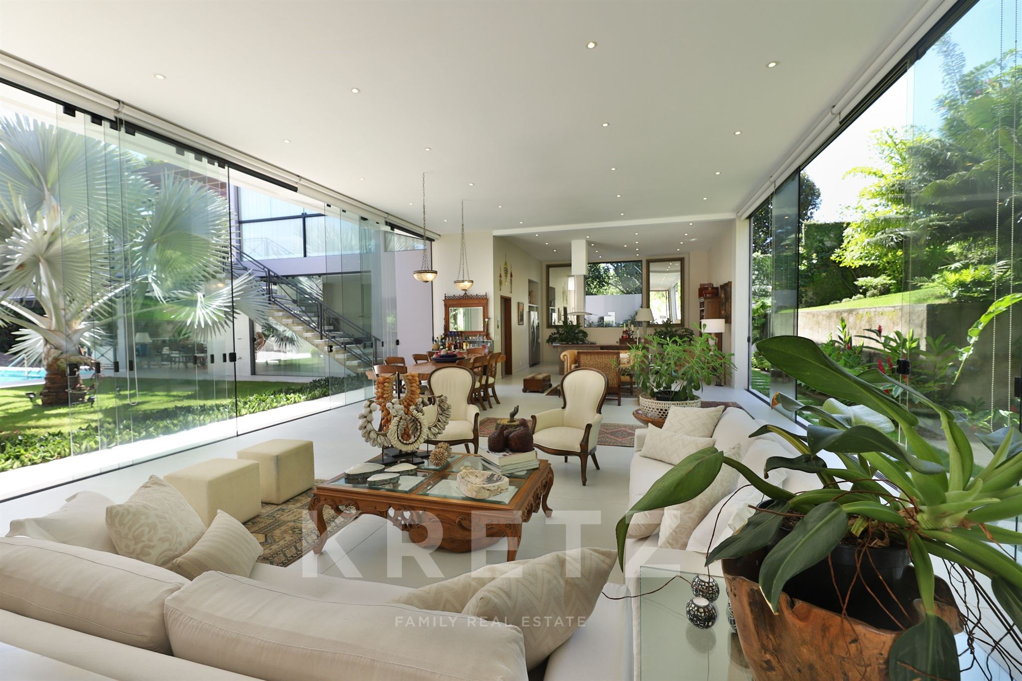 Villa prestigieuse avec vue et piscine