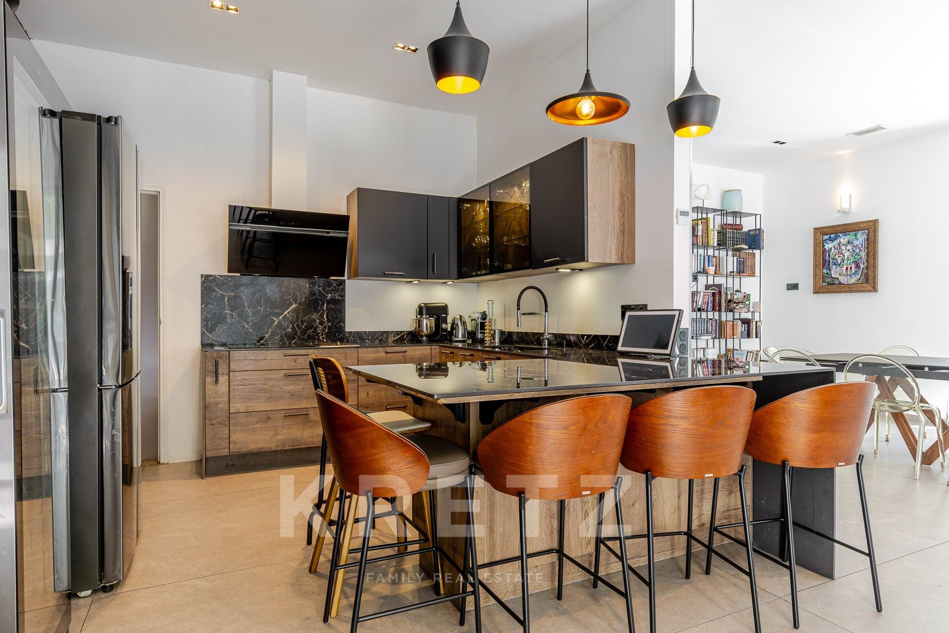 Marseille 9th District – Contemporary Private Mansion with Garden and Swimming Pool