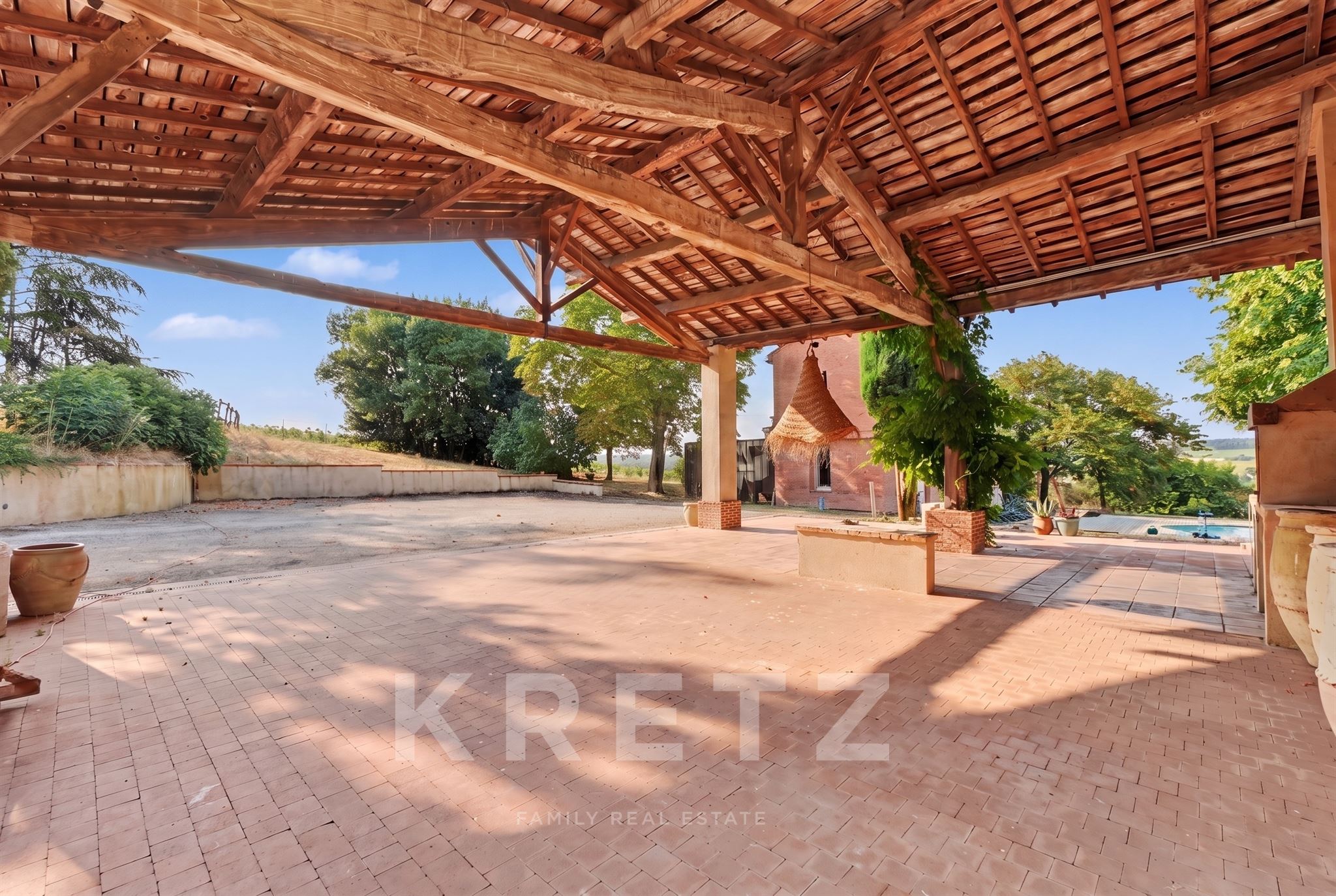 Propriété 1850 rénovée, terrain 6000m2, piscine, pigeonnier, vue dégagée - 20 minutes de Toulouse