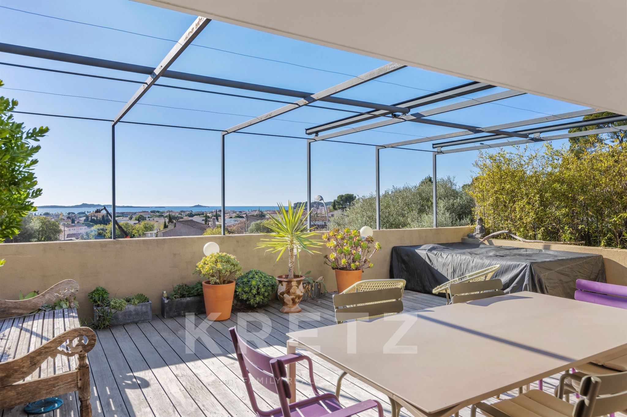 Sanary-sur-Mer – Sea View Architect-Designed Loft