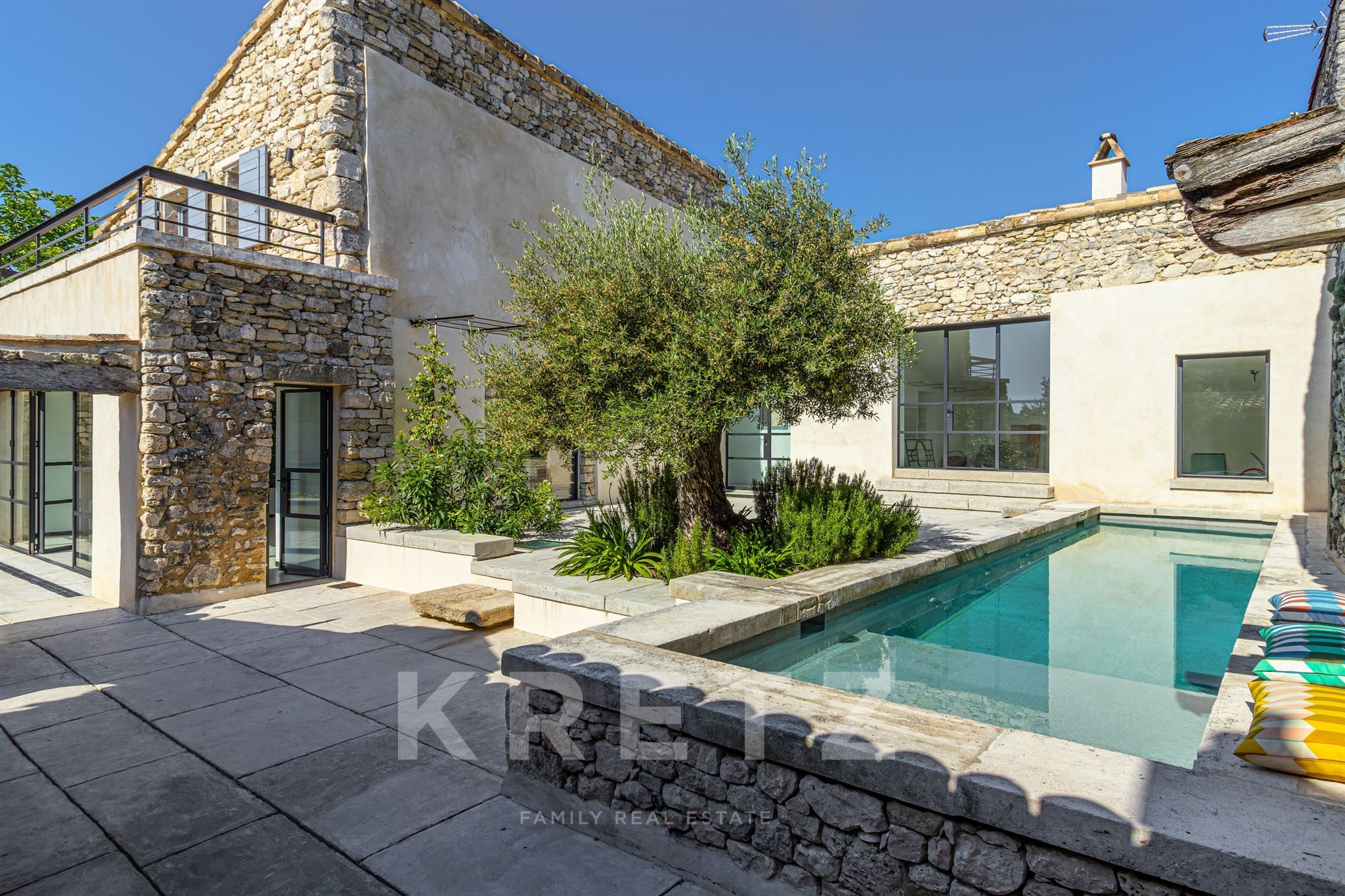Exceptional Provençal residence - renowned architect restoration