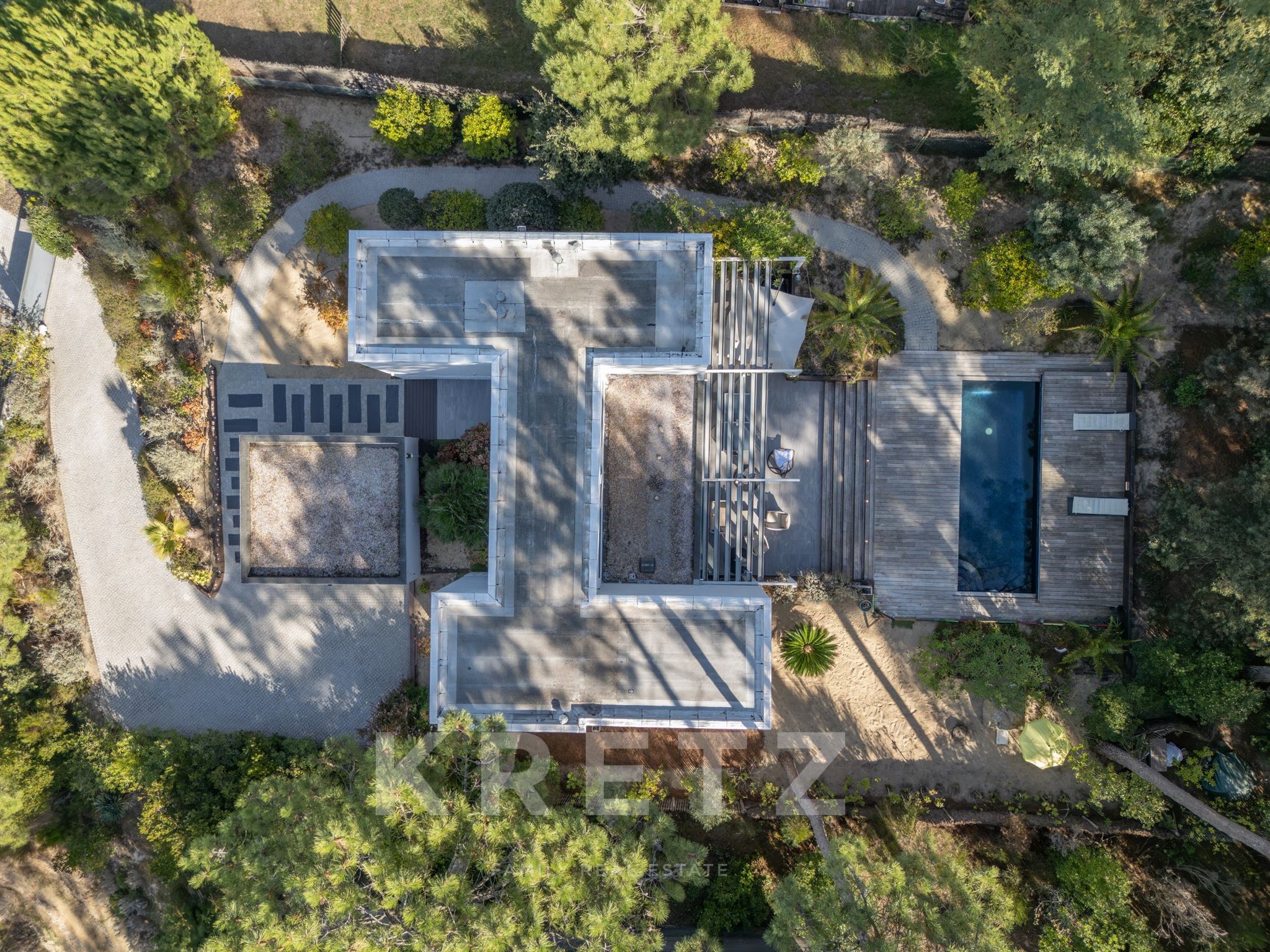 Villa contemporaine aux lignes pures et à l’élégance naturelle