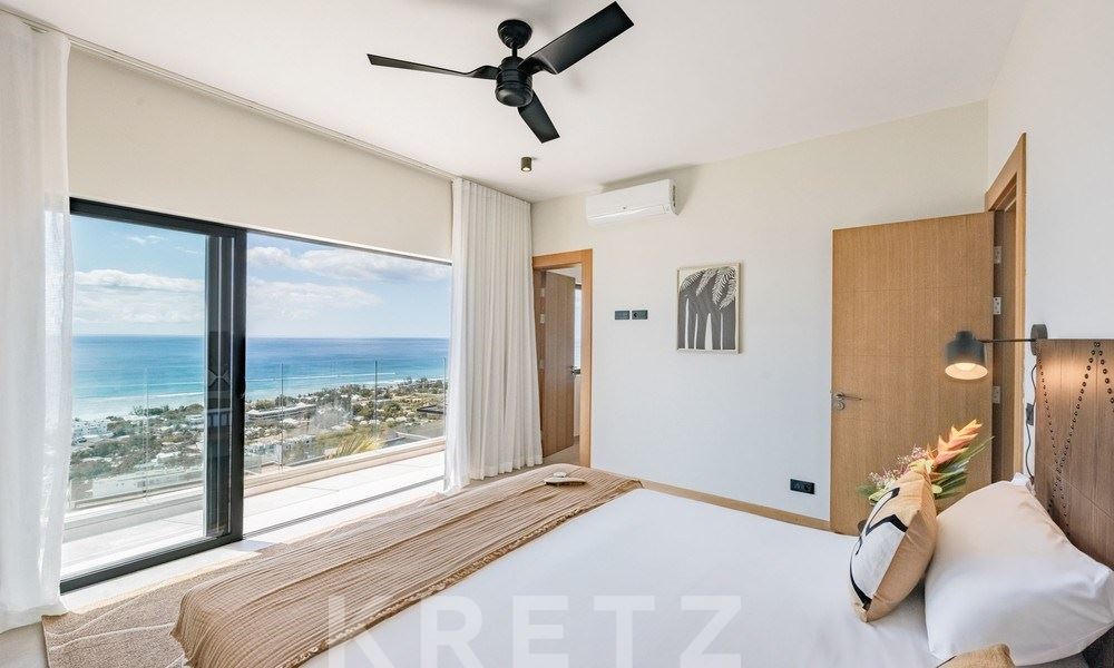 An exceptional villa with panoramic views of the lagoon and Le Morne