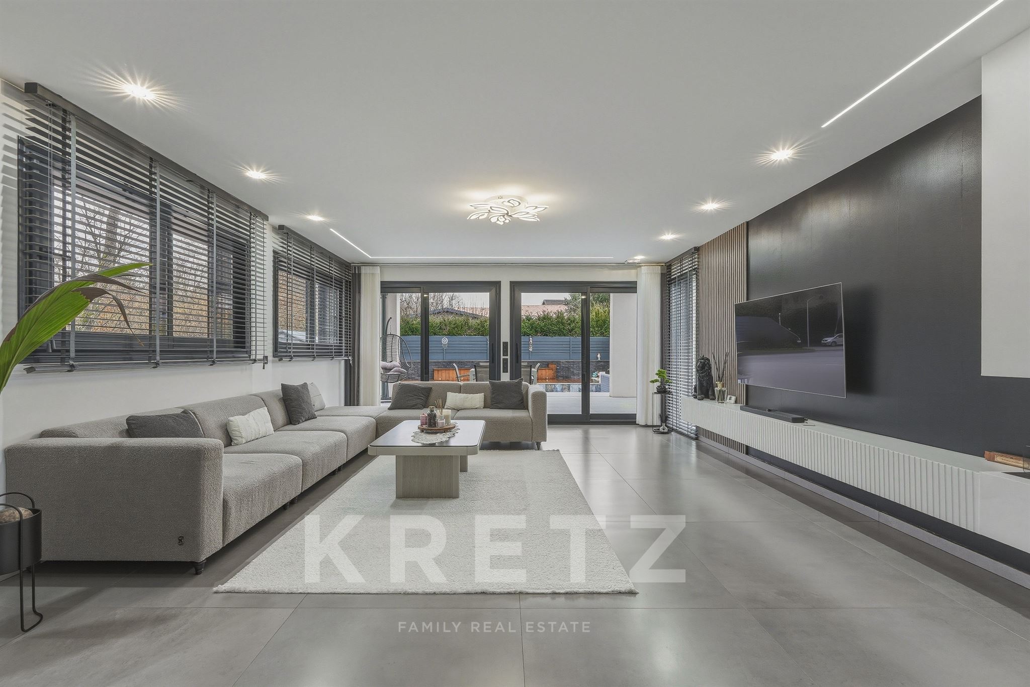 SCIEZ - ARCHITECT-DESIGNED VILLA with swimming pool, hammam, sauna