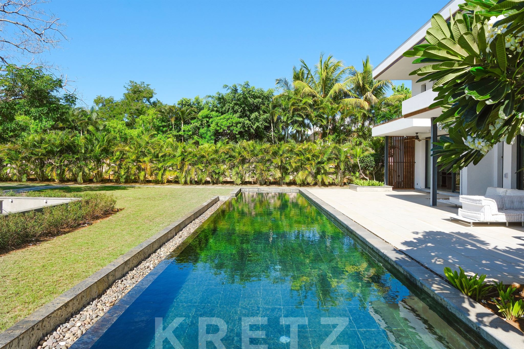 An exceptional contemporary 5-bedroom villa in the heart of Akasha