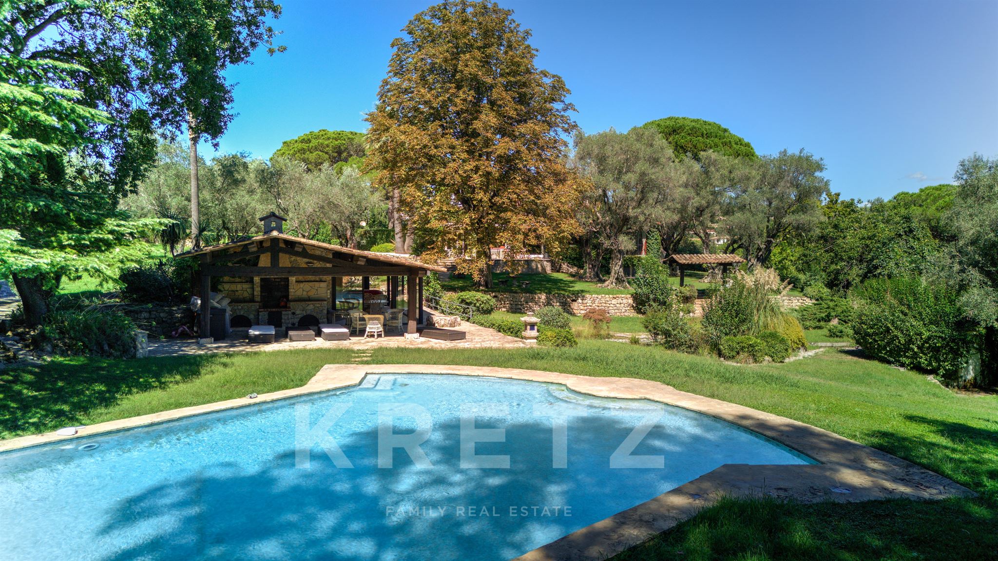 Villa neuve au contact du vieux village de Mougins