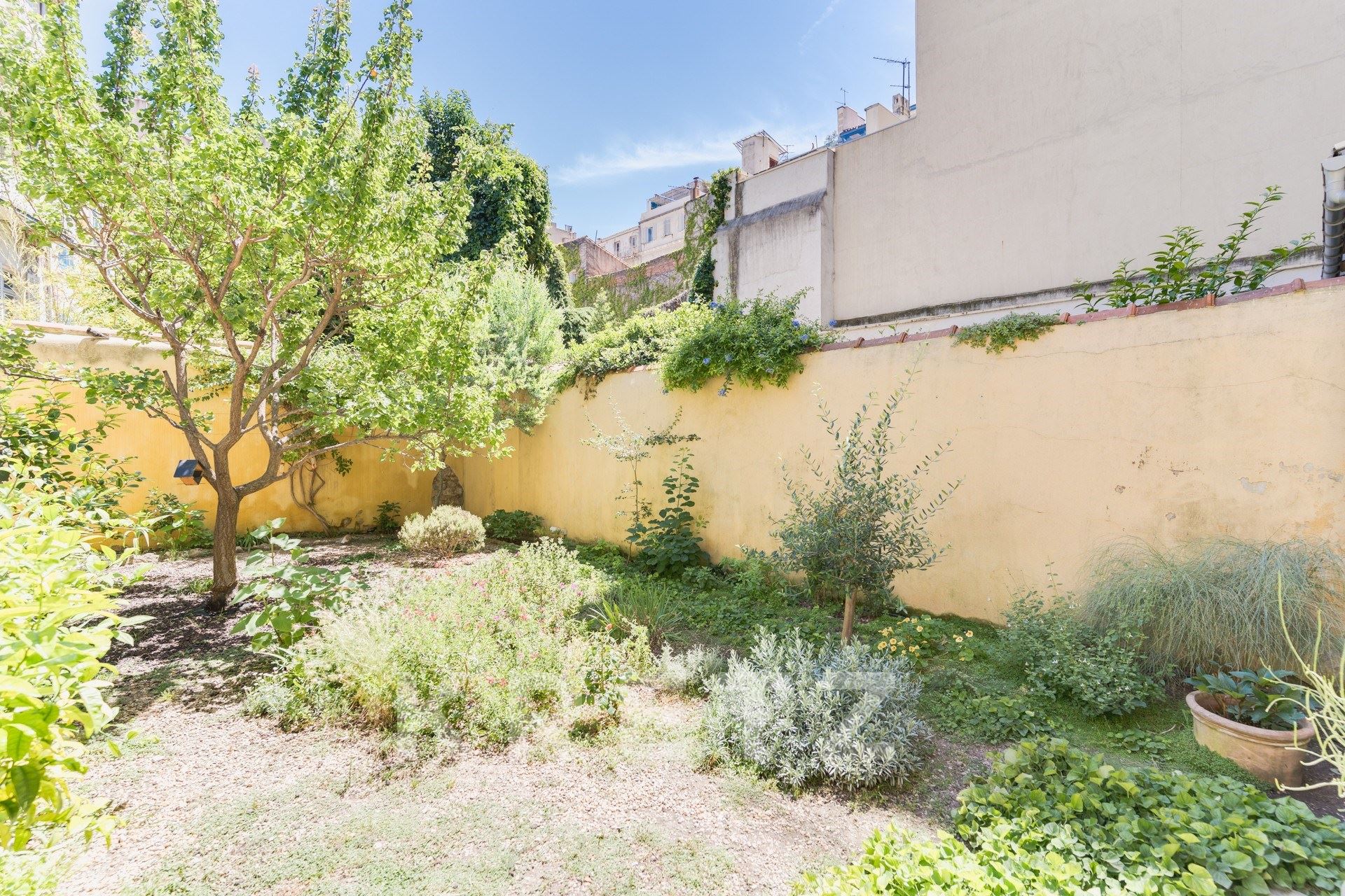 APPARTEMENT T4 AVEC JARDIN PROCHE PALAIS DE JUSTICE