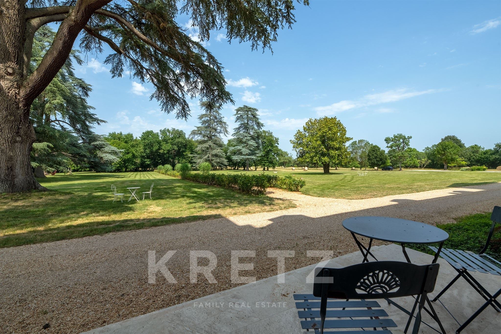 121 sqm apartment in a château with private terrace