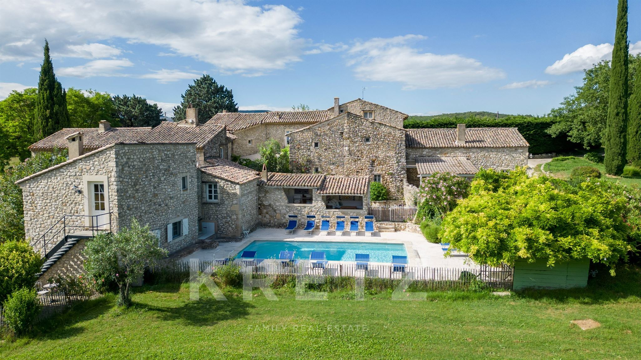 Magnificent restored Provençal hamlet with swimming pool