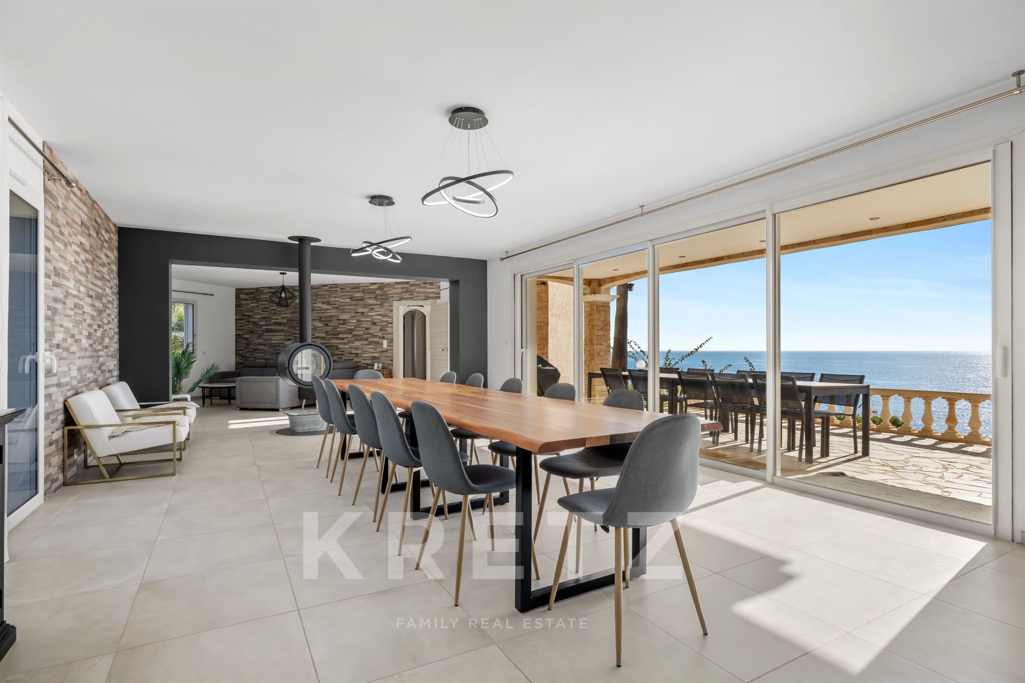 SAINT-RAPHAËL – EXCEPTIONAL VILLA WITH PANORAMIC SEA VIEWS