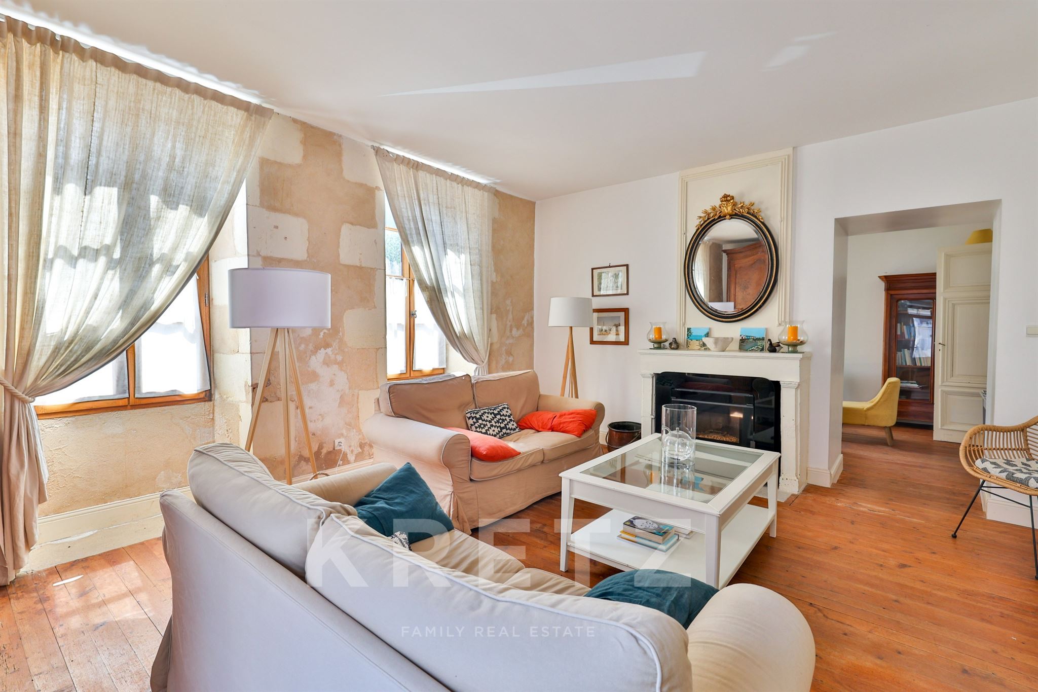 Charming Townhouse, 300 m², 6 Bedrooms, in the Heart of the City