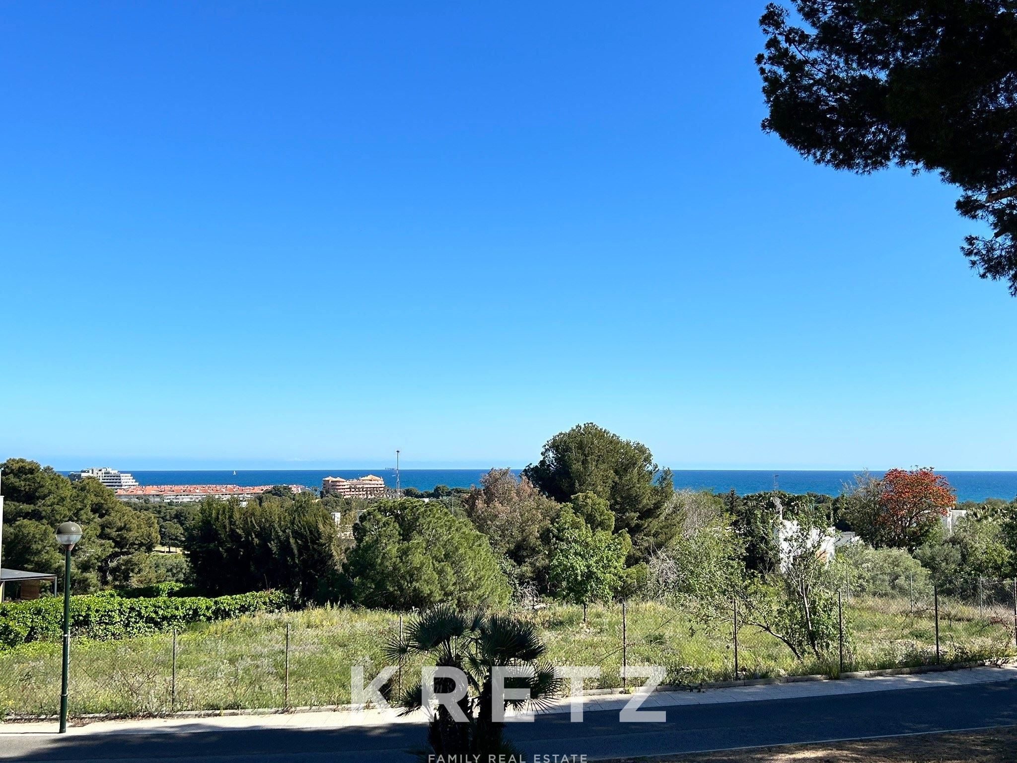 1,200 m² land with project and license - Can Girona - Sitges