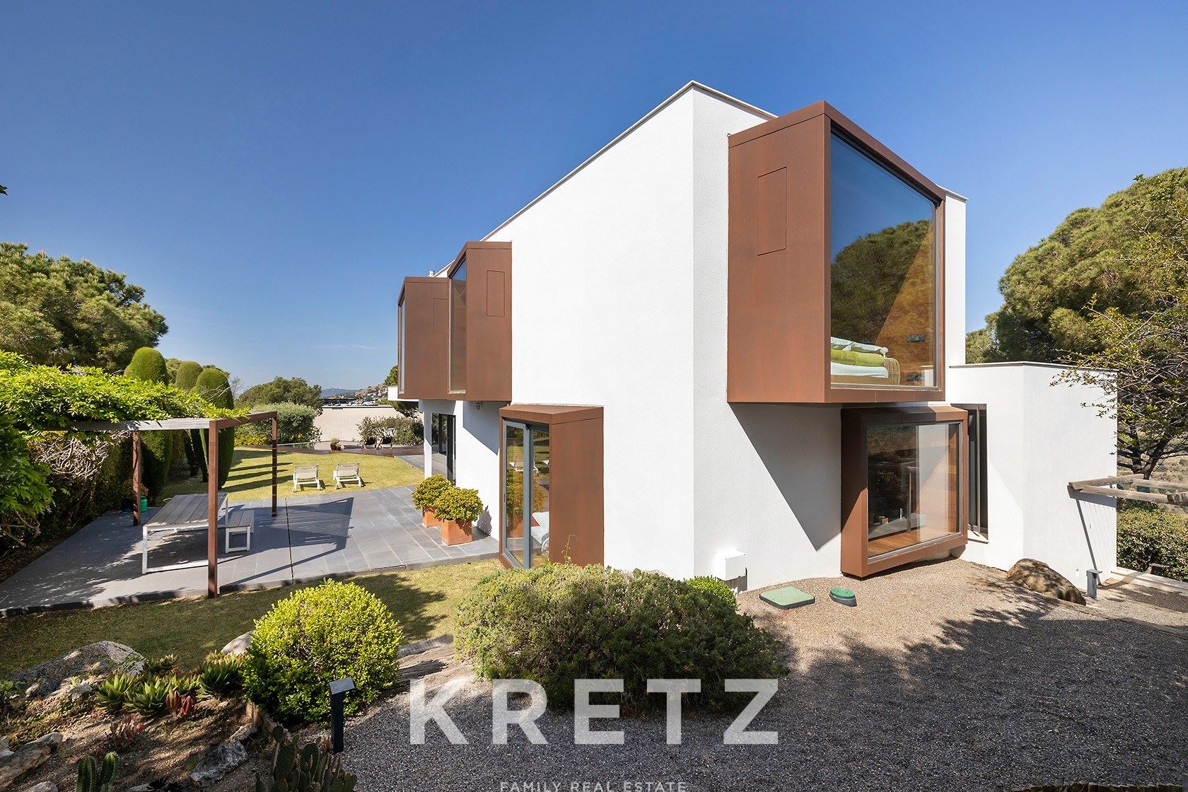 Extraordinary architecture just 20 minutes from Barcelona