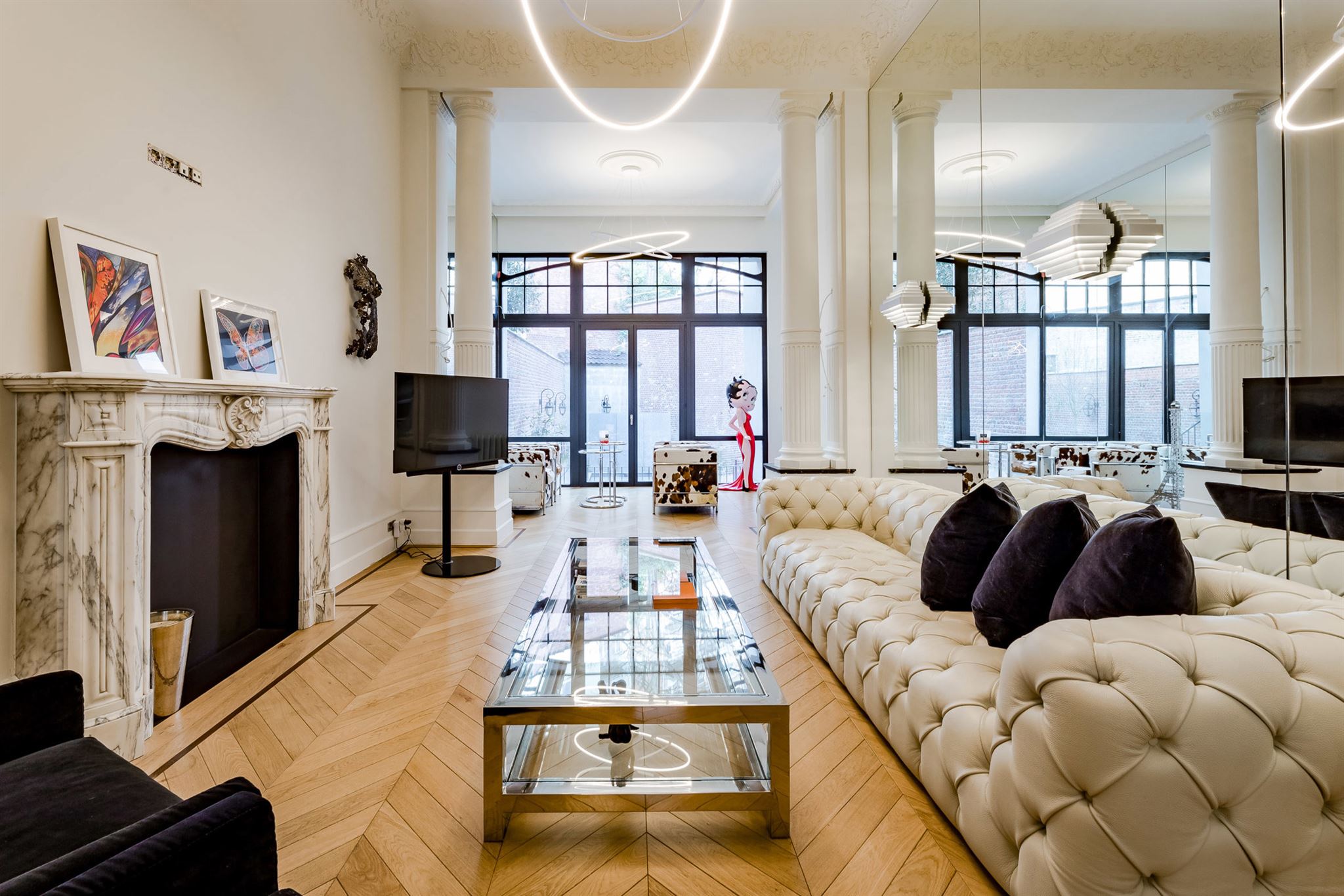 Place Stéphanie, a luxuriously renovated flat