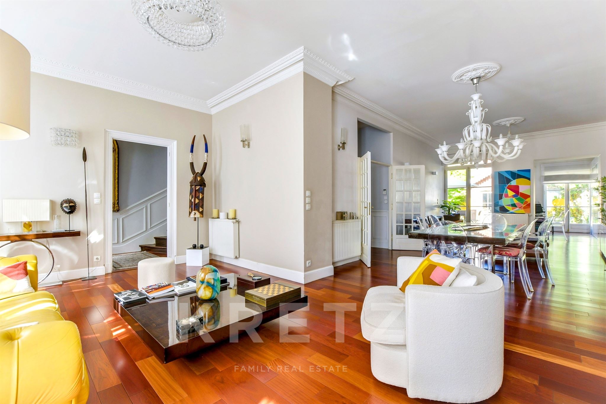 Bourgeois Townhouse with Garden and Garages in Les Chalets, Historic Centre of Toulouse
