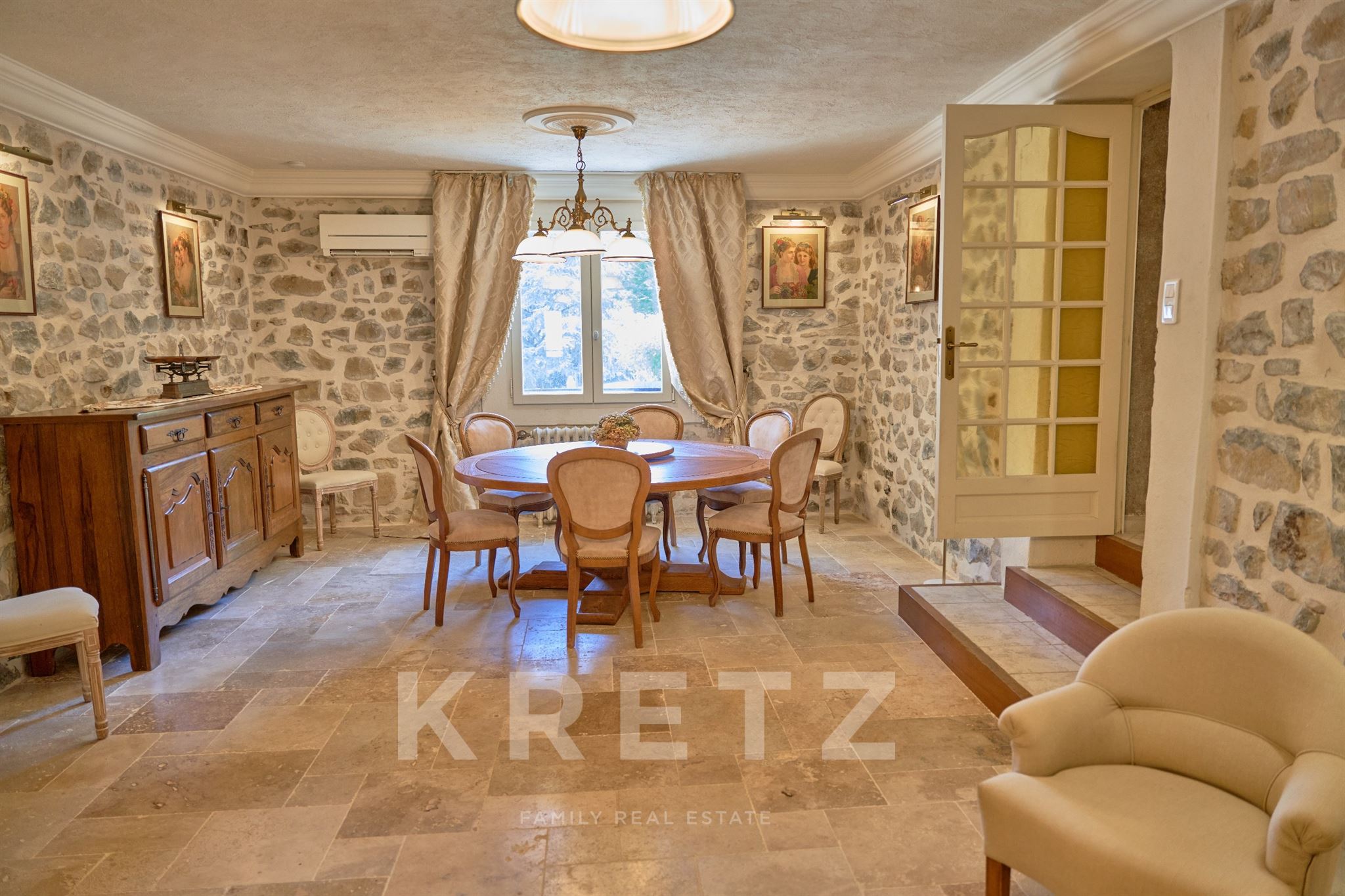 Renovated 18th century residence with swimming pool and garden