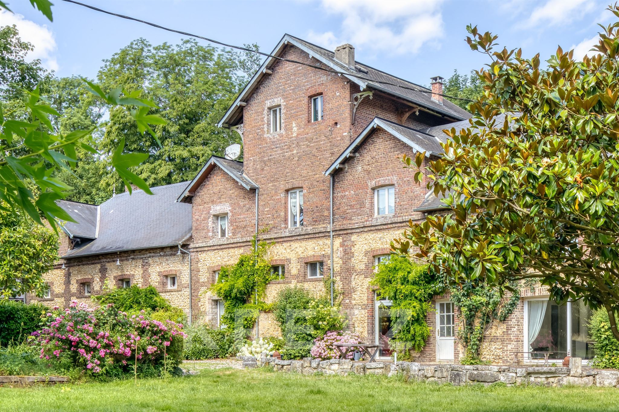 Propriété Familiale au coeur de la foret