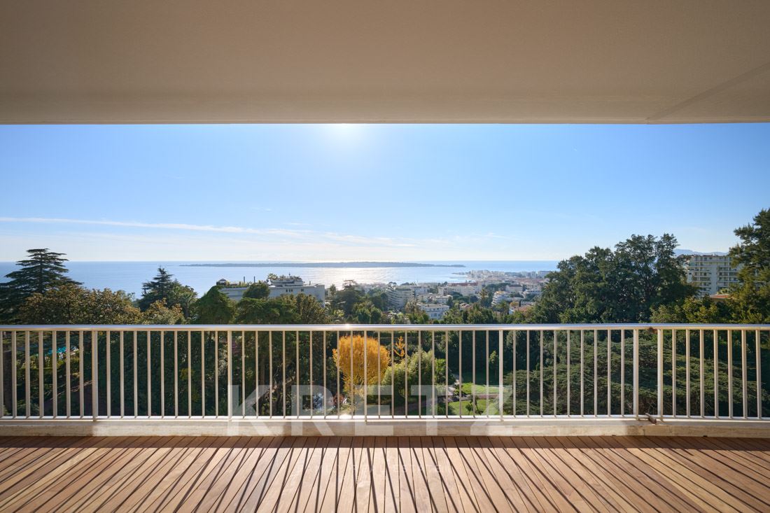 Fully renovated apartment with panoramic sea view