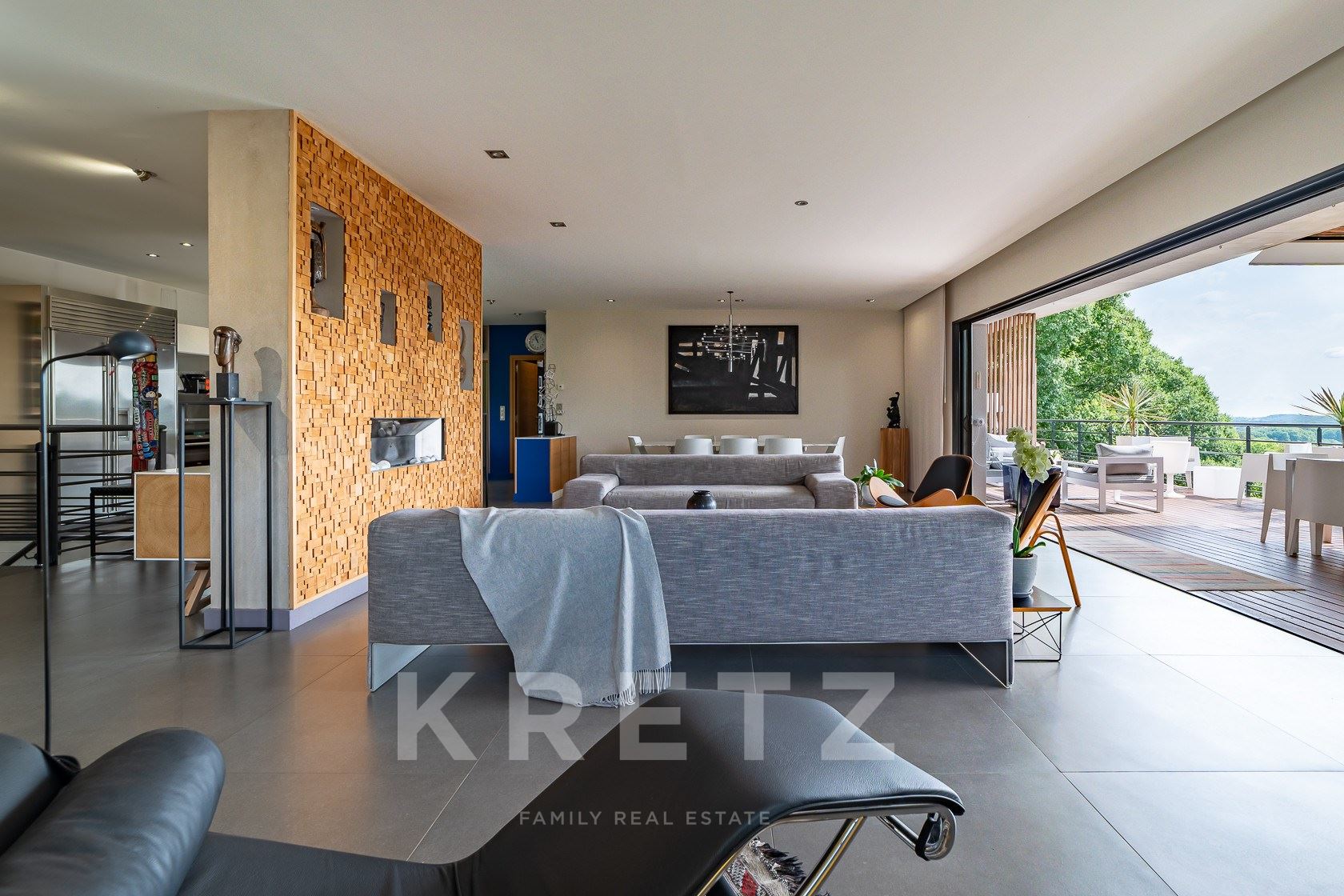 Exceptional villa with view