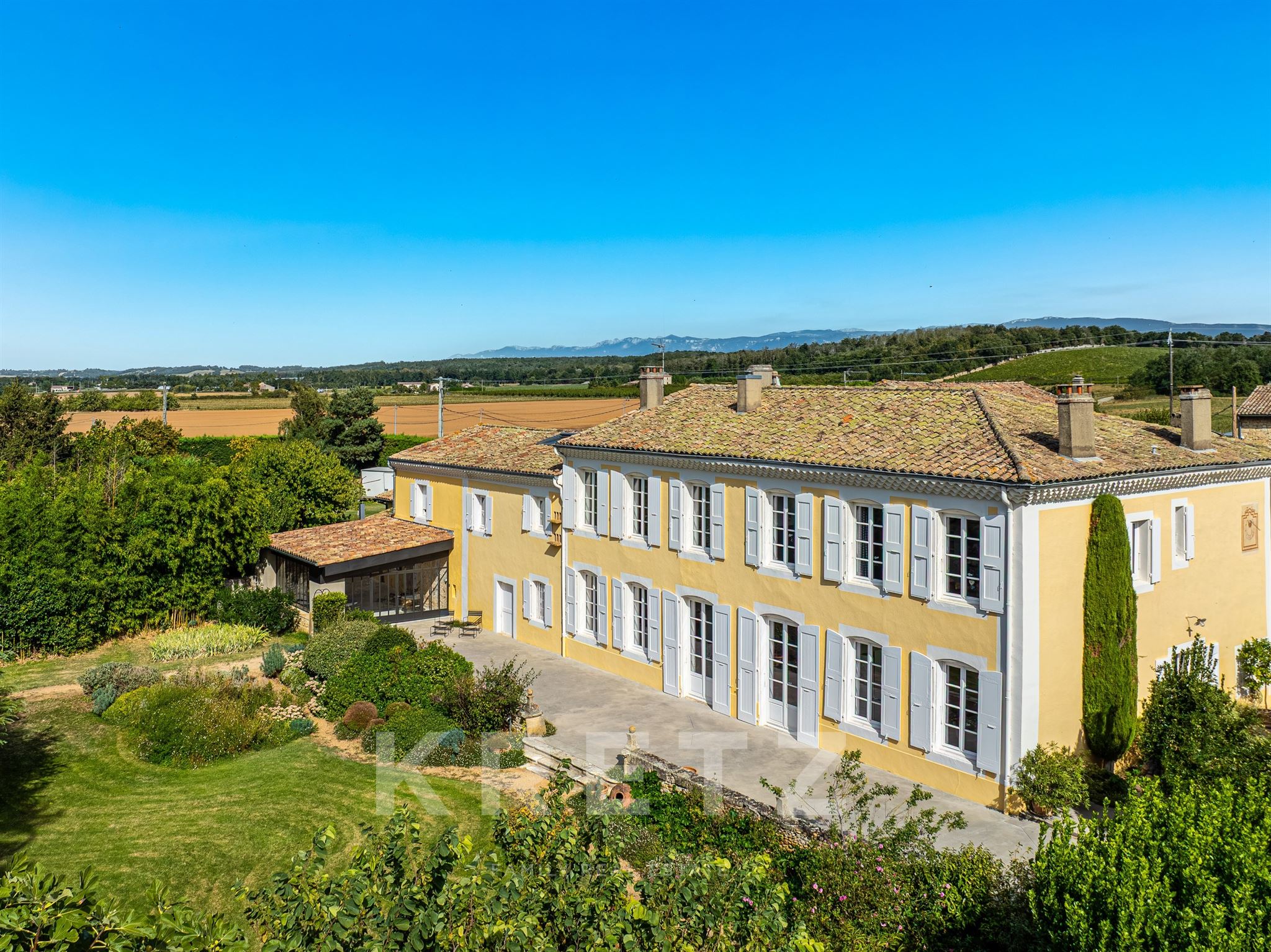 Encantadora propiedad del siglo XVIII con parque y piscina en venta – Sur de Valence