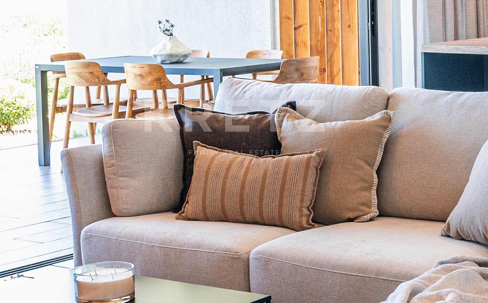 Luxury waterfront apartment in a peaceful setting