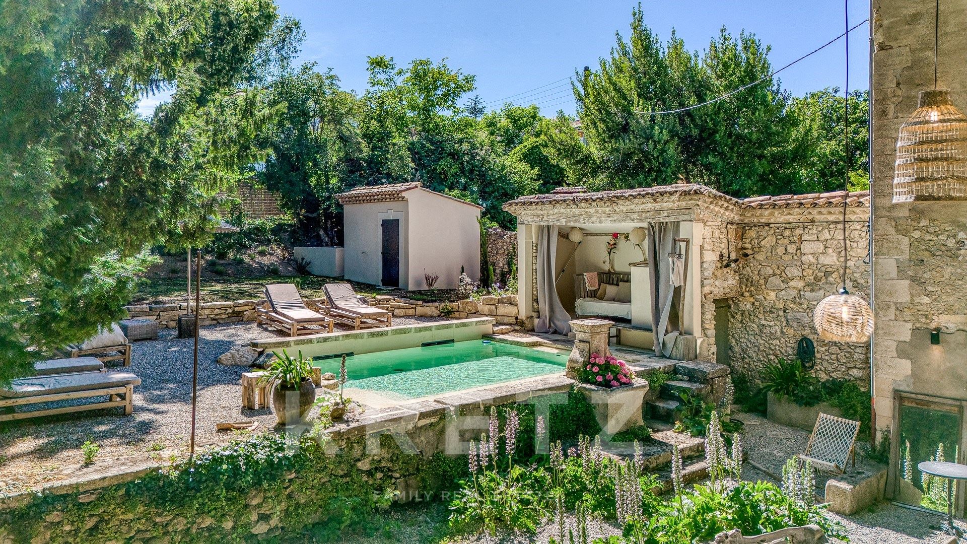 Manosque- Demeure bourgeoise d'environ 155 m2 rénovée sur 1939 m2 dont 1000m2 détachable et construc