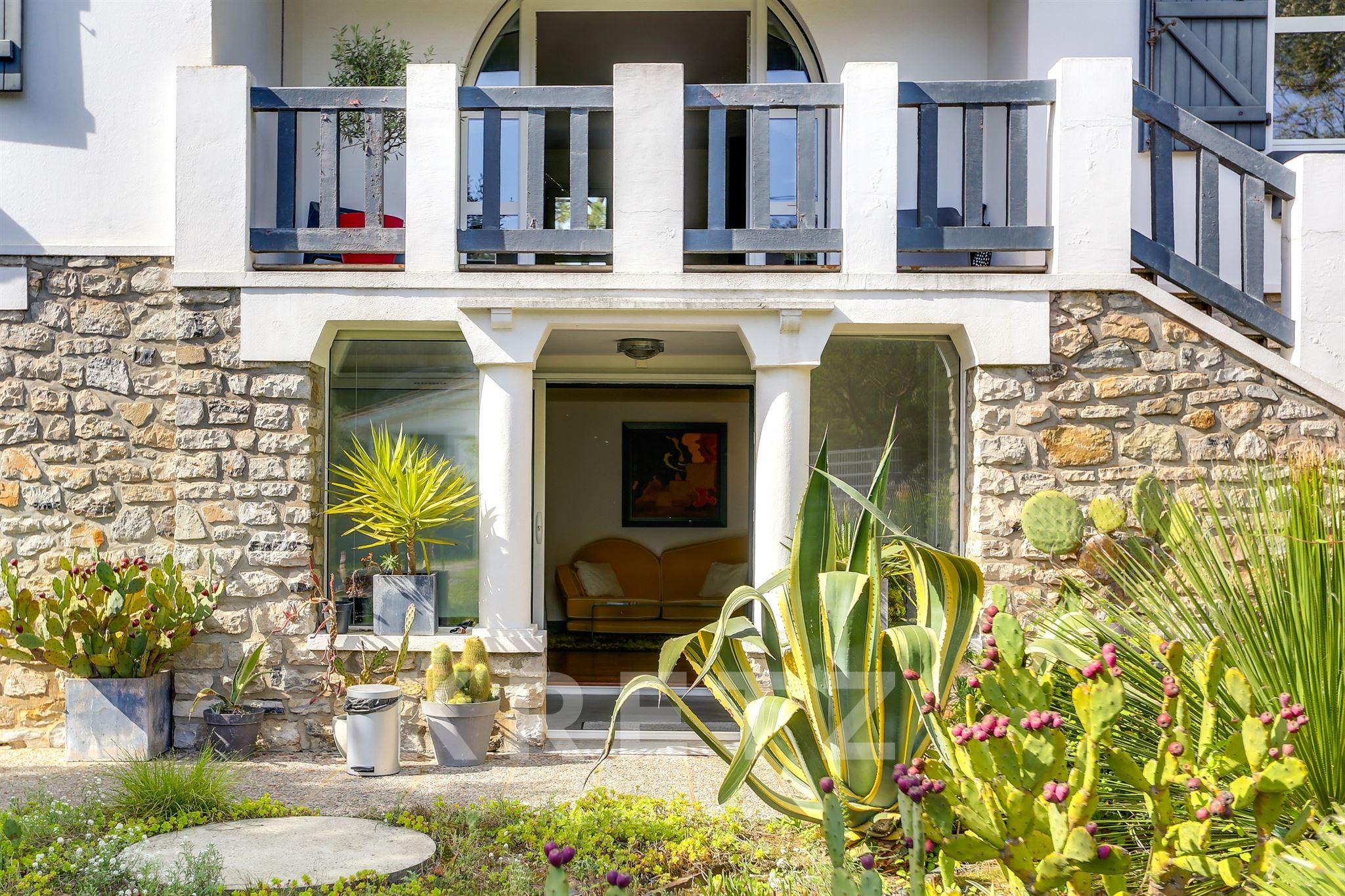 Hossegor, Timeless exceptional villa between lake and ocean
