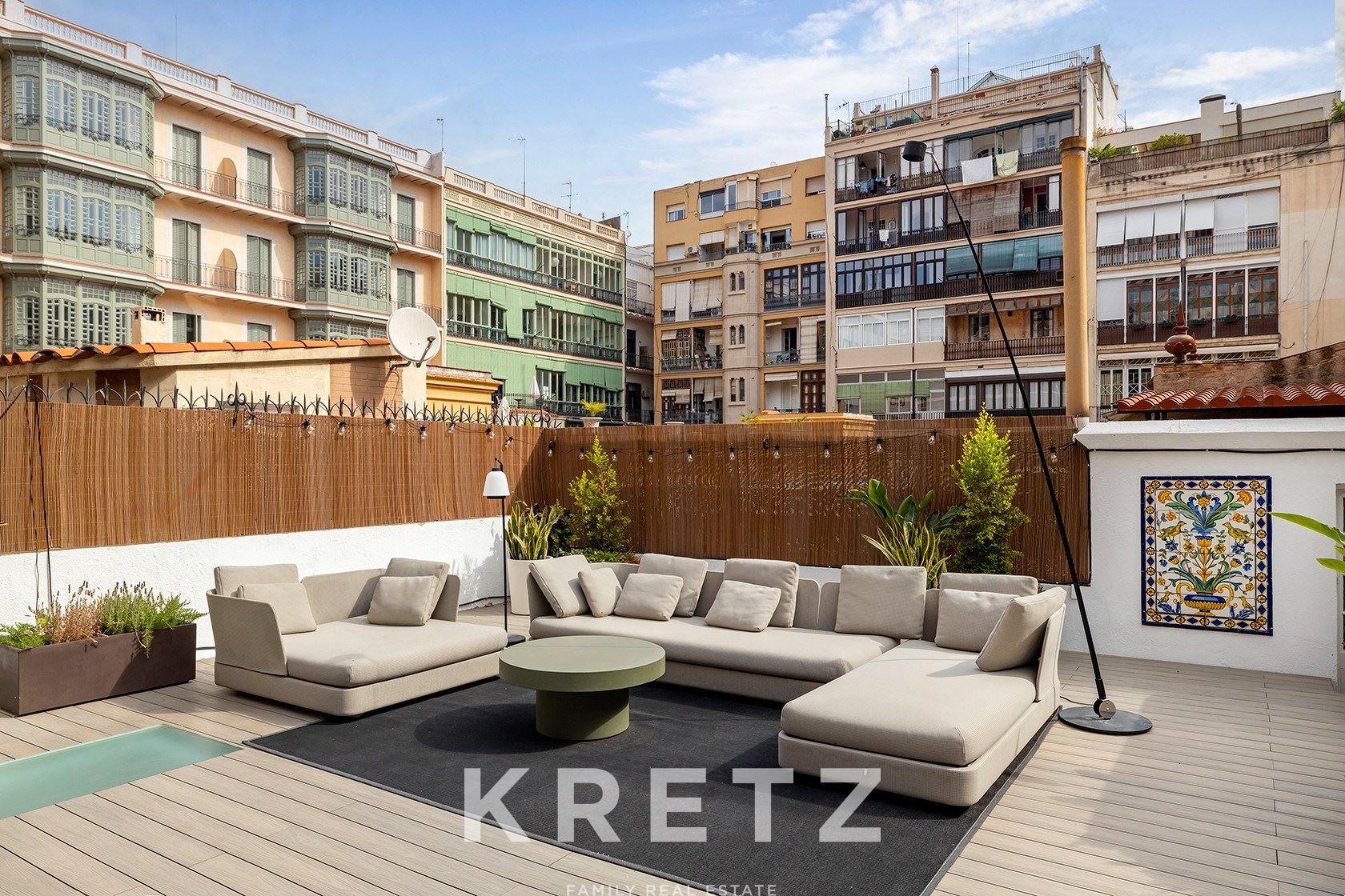 Apartamento reformado con gran terraza en el corazón del Eixample Dreta