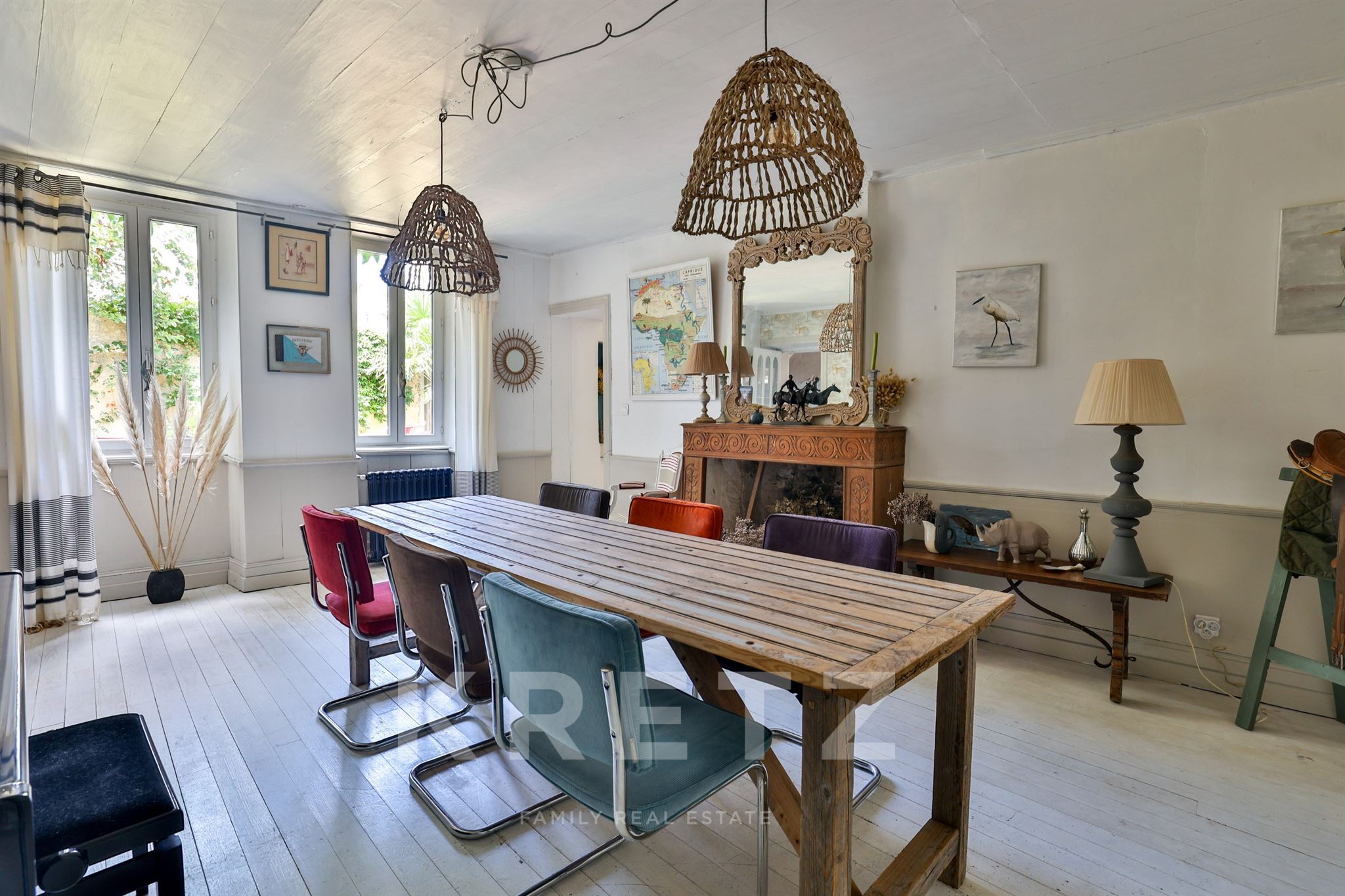 Elegant Seaside Mansion with Guest House – Île d’Oléron