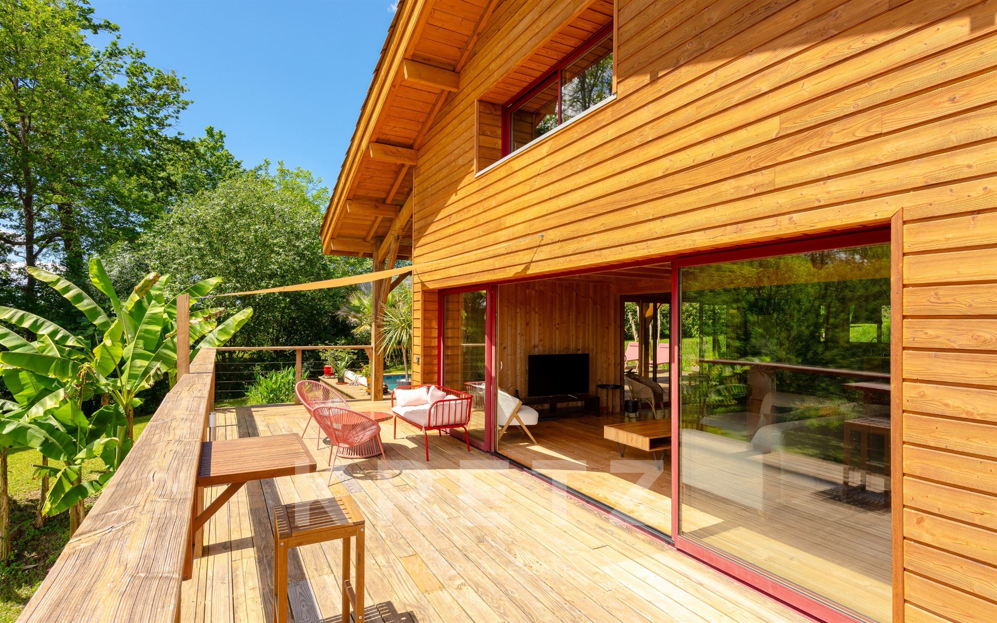 Villa contemporaine en bois – Élégance naturelle, calme et vue montagnes – 15 minutes de Bayonne