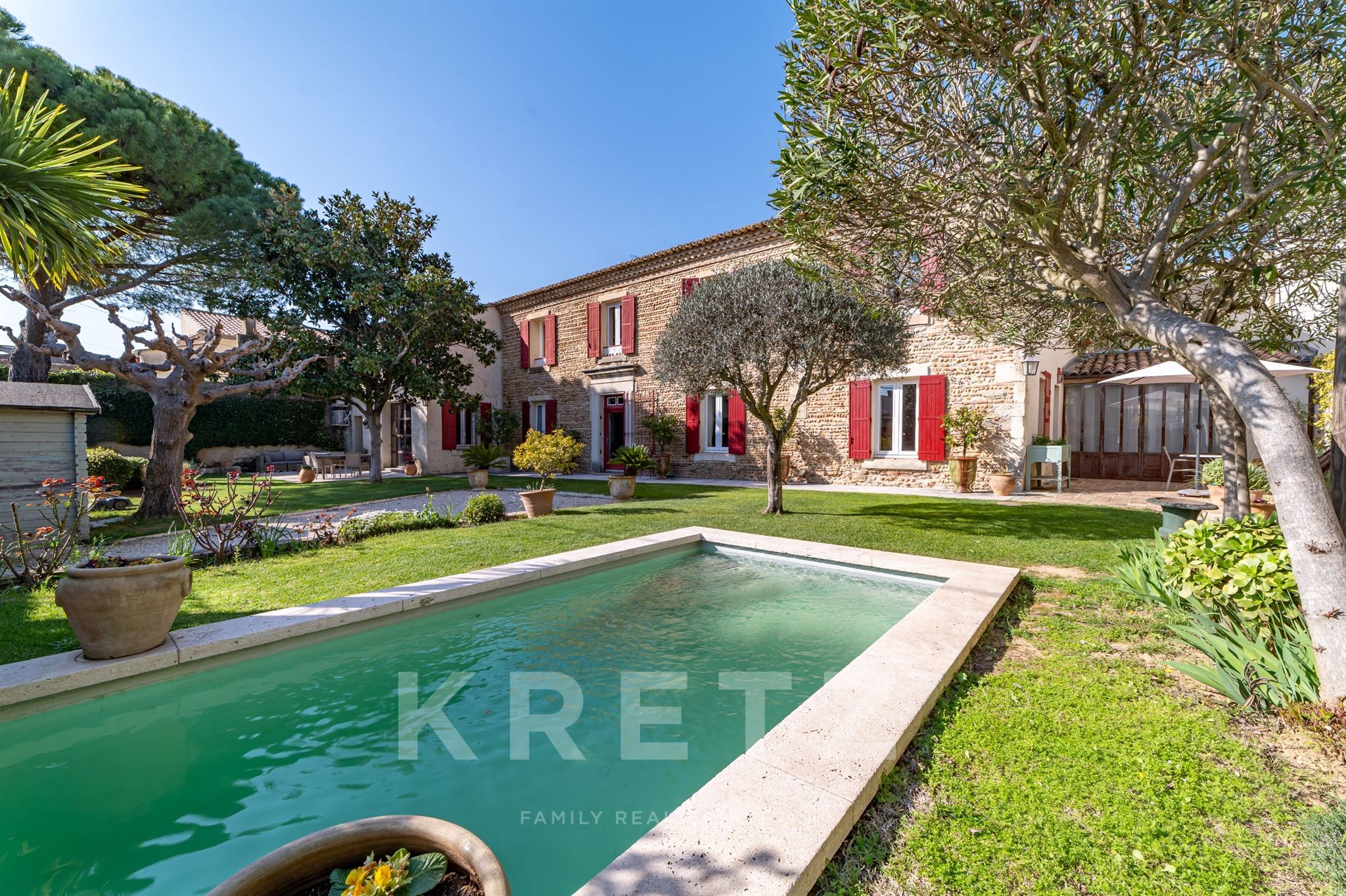 Casa de viticultor en piedra con piscina, 5 dormitorios, a 20 minutos al sur de Nîmes