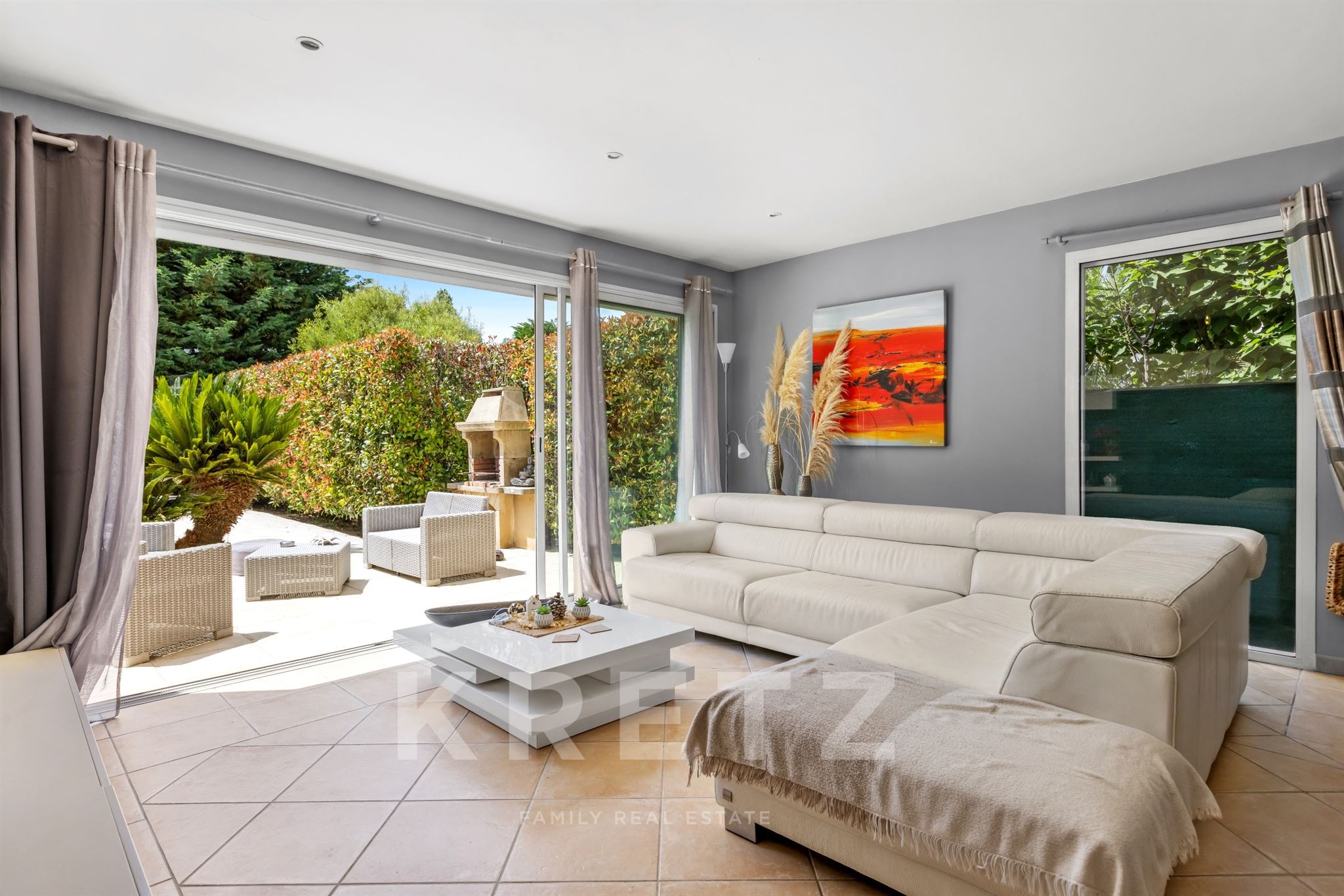 Bright 150 m² villa with swimming pool and large plot - Villeneuve-Loubet