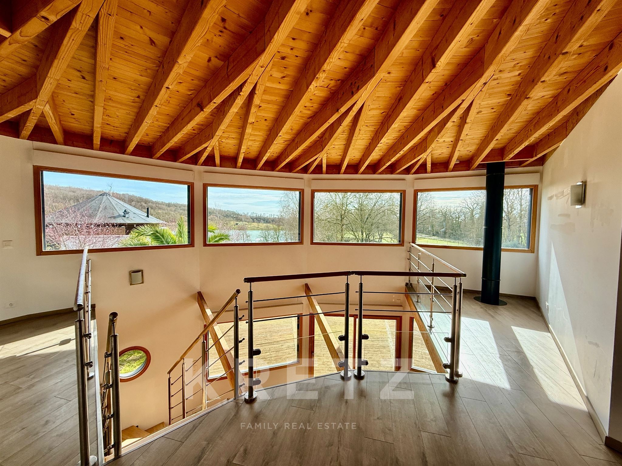 Architect-Designed Cedar Wood House with Landscaped Garden Near a Lake